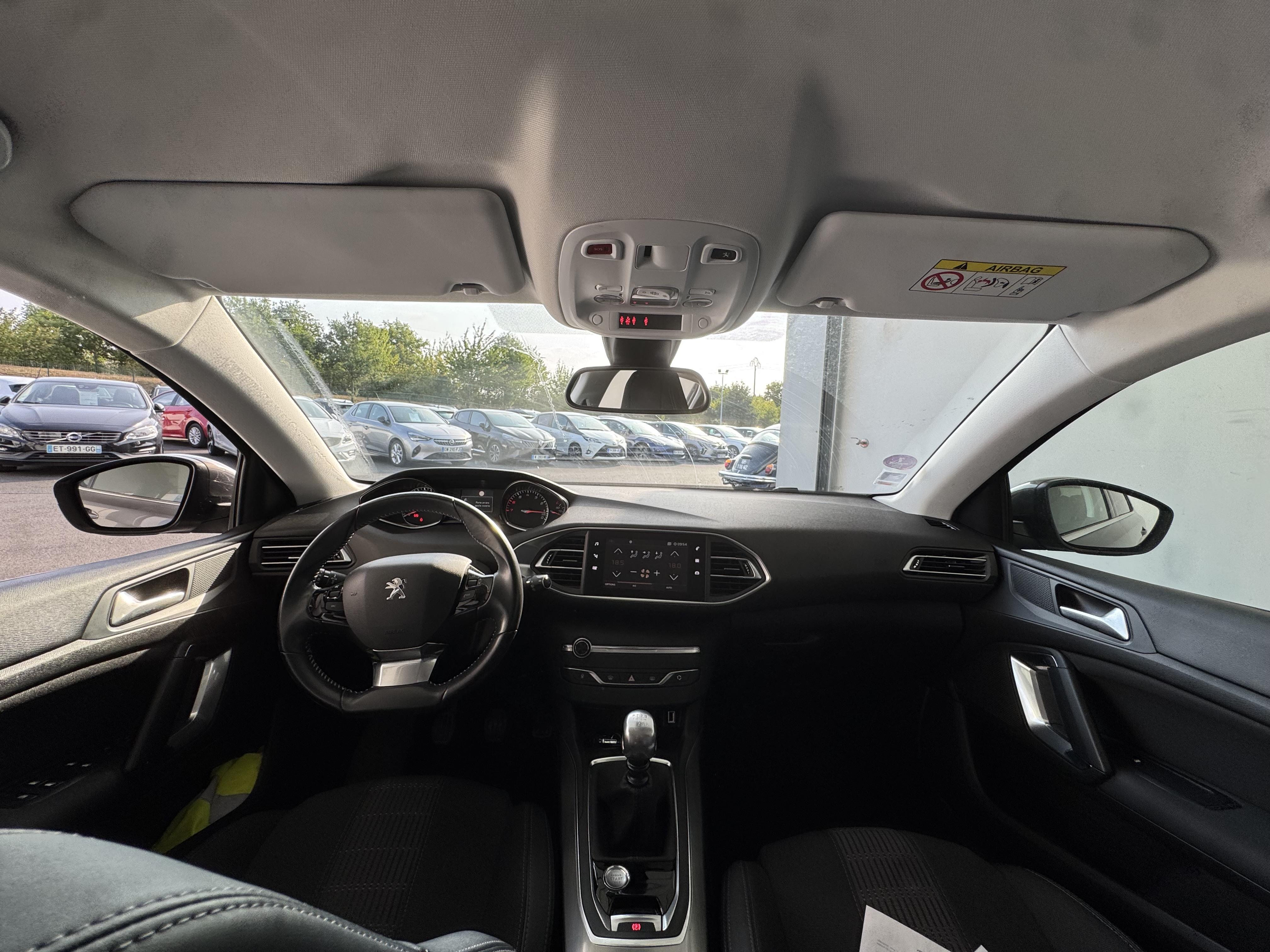 PEUGEOT 308 PureTech 110ch S&S BVM6 Allure - Véhicule Occasion - Océane Auto PEUGEOT 308 PureTech 110ch S&S BVM6 Allure - Véhicule Occasion Océane Auto