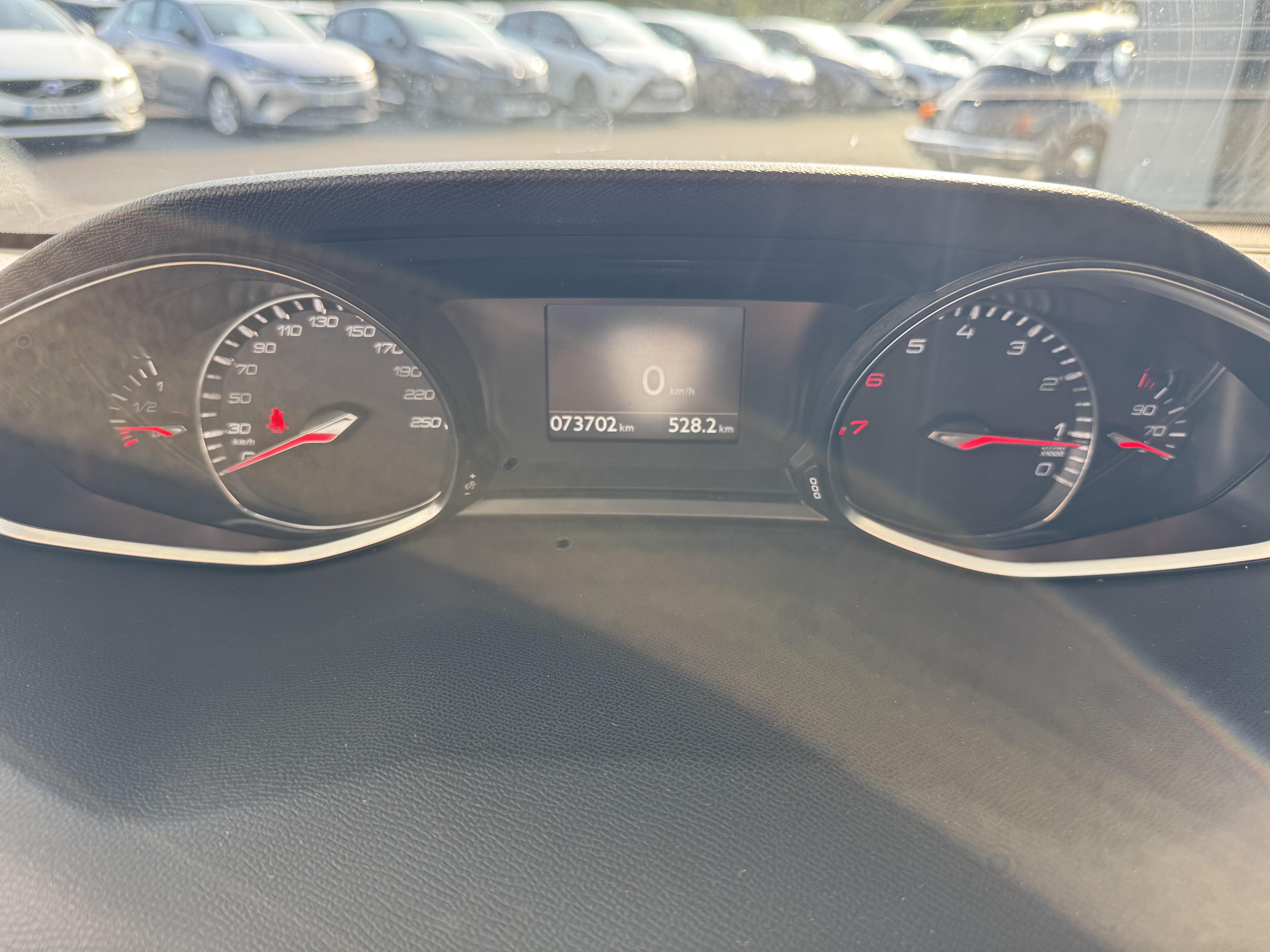 PEUGEOT 308 PureTech 110ch S&S BVM6 Allure - Véhicule Occasion - Océane Auto PEUGEOT 308 PureTech 110ch S&S BVM6 Allure - Véhicule Occasion Océane Auto