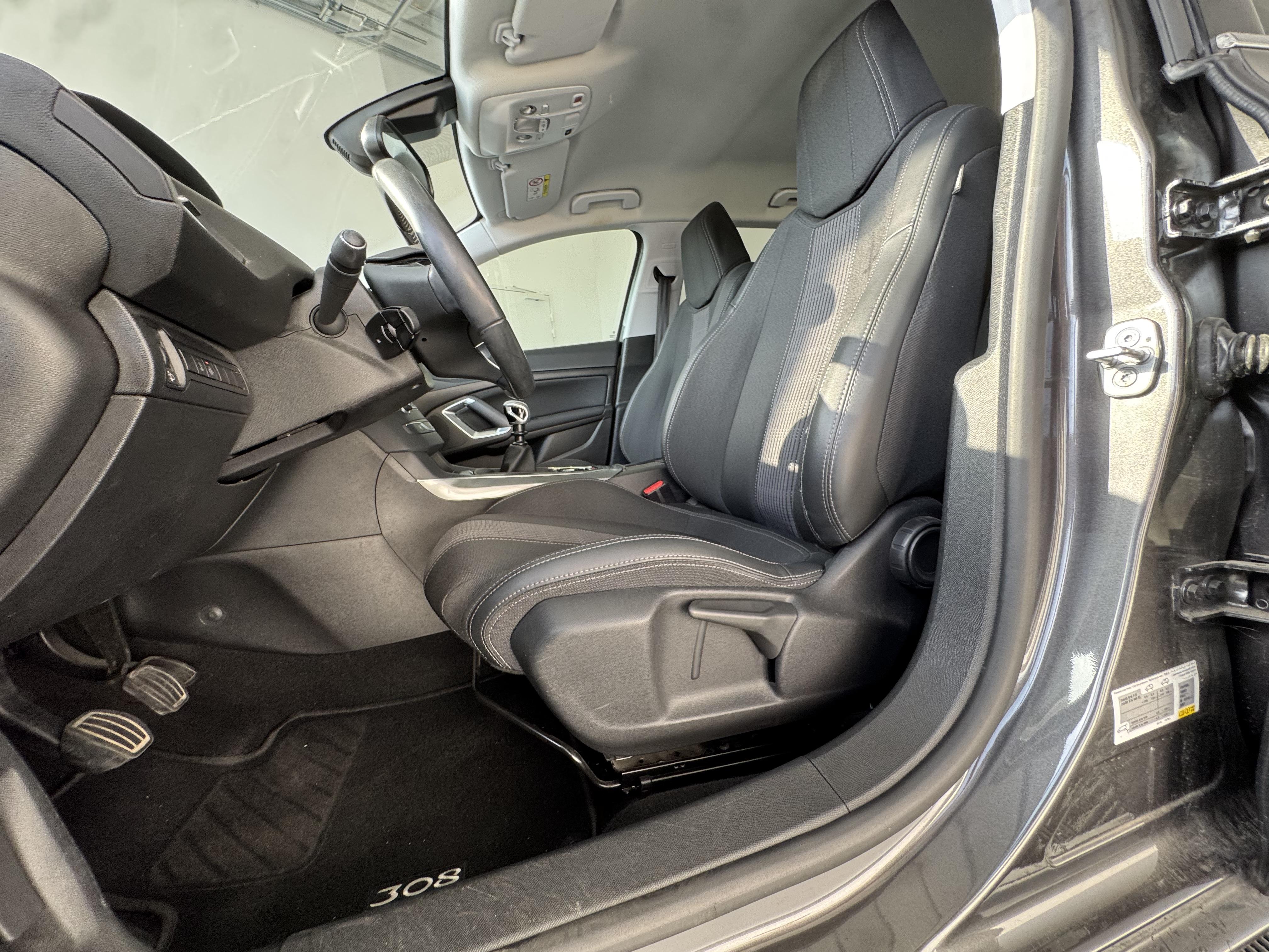 PEUGEOT 308 PureTech 110ch S&S BVM6 Allure - Véhicule Occasion - Océane Auto PEUGEOT 308 PureTech 110ch S&S BVM6 Allure - Véhicule Occasion Océane Auto