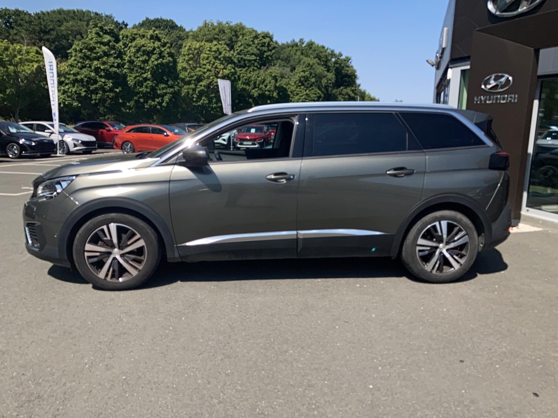 PEUGEOT 5008 1.6 BlueHDi 120ch S&S EAT6 Allure - Véhicule Occasion - Océane Auto PEUGEOT 5008 1.6 BlueHDi 120ch S&S EAT6 Allure - Véhicule Occasion Océane Auto