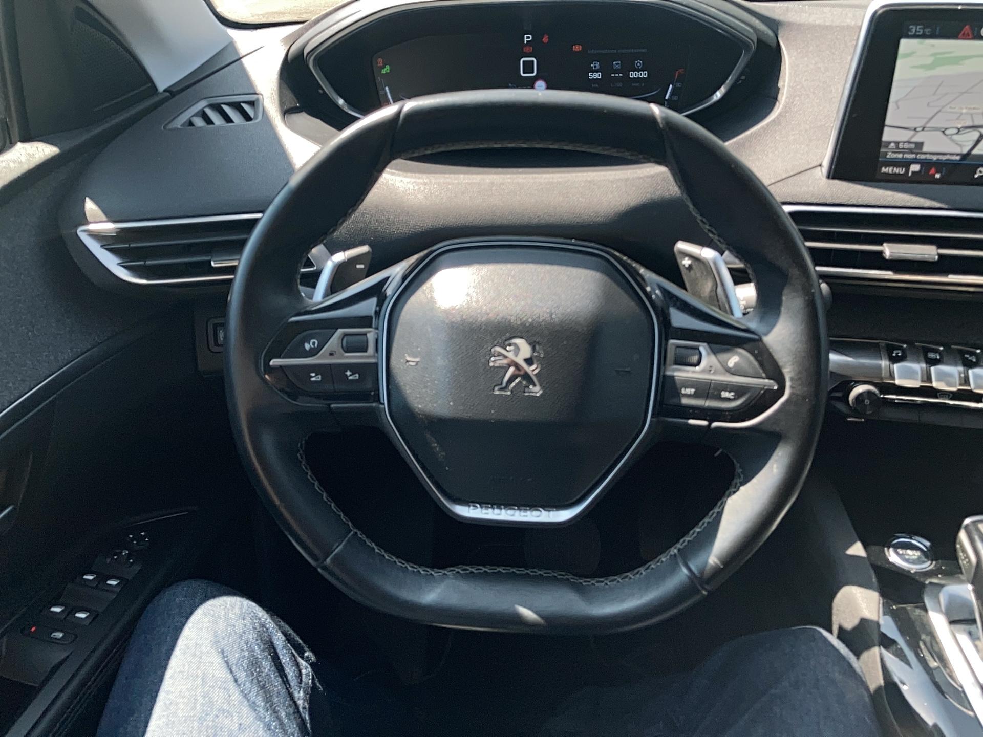 PEUGEOT 5008 1.6 BlueHDi 120ch S&S EAT6 Allure - Véhicule Occasion - Océane Auto PEUGEOT 5008 1.6 BlueHDi 120ch S&S EAT6 Allure - Véhicule Occasion Océane Auto