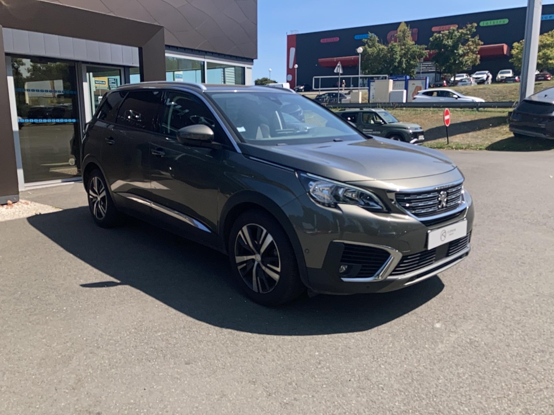PEUGEOT 5008 1.6 BlueHDi 120ch S&S EAT6 Allure - Véhicule Occasion - Océane Auto PEUGEOT 5008 1.6 BlueHDi 120ch S&S EAT6 Allure - Véhicule Occasion Océane Auto