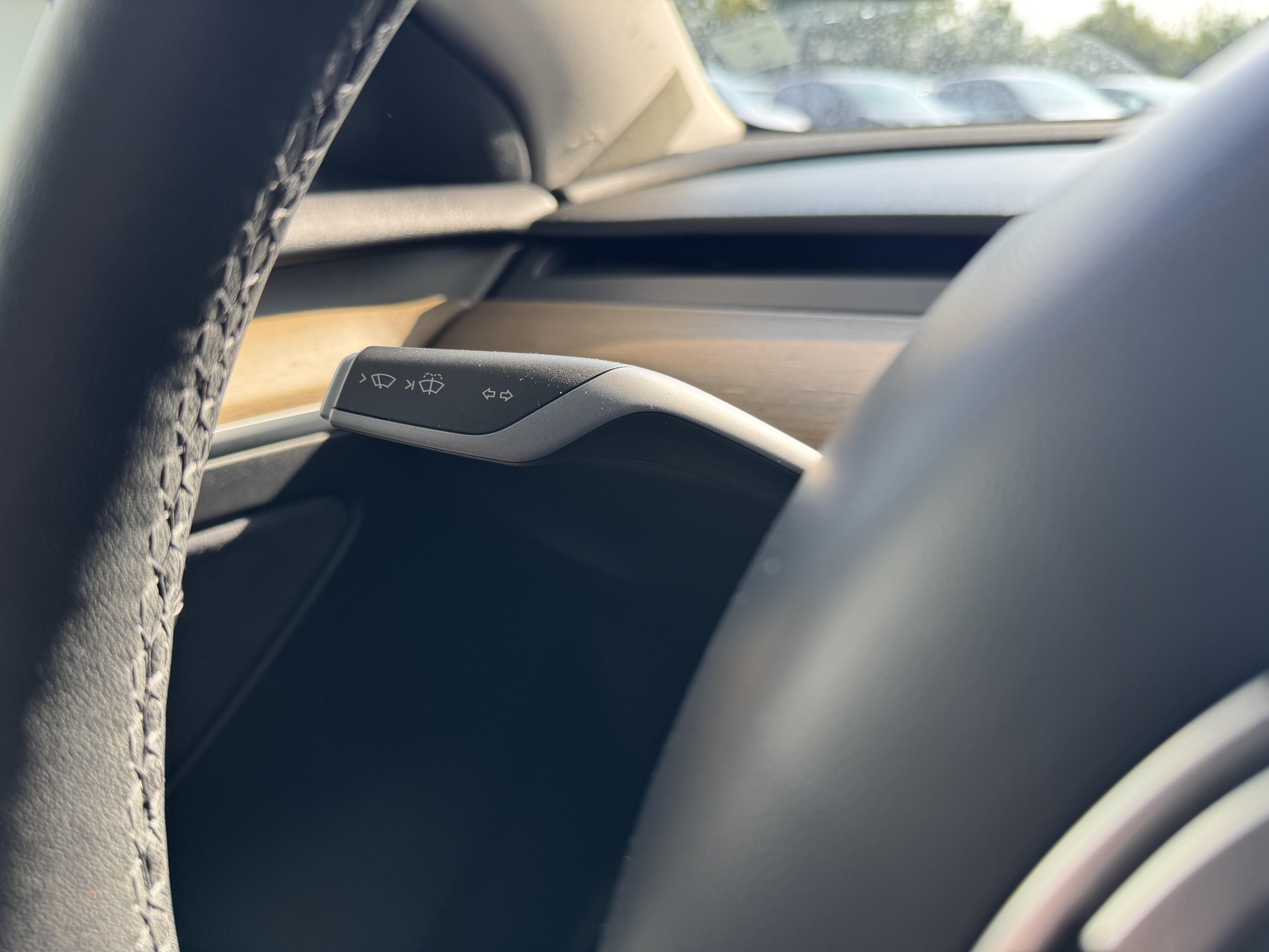 TESLA MODEL 3 Autonomie Standard Plus RWD - Véhicule Occasion - Océane Auto TESLA MODEL 3 Autonomie Standard Plus RWD - Véhicule Occasion Océane Auto