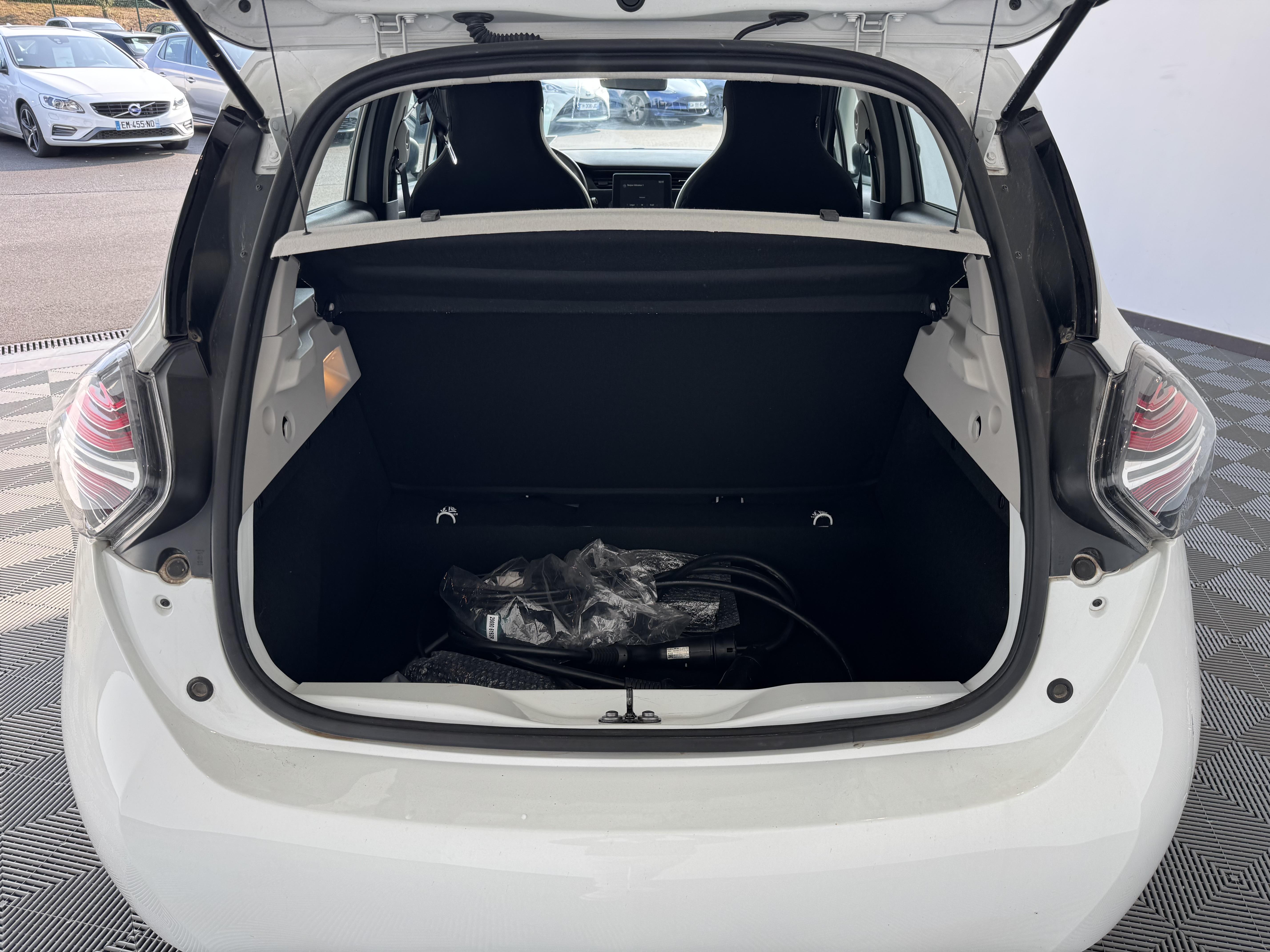 RENAULT Zoe R110 Achat Intégral Life - Véhicule Occasion - Océane Auto RENAULT Zoe R110 Achat Intégral Life - Véhicule Occasion Océane Auto