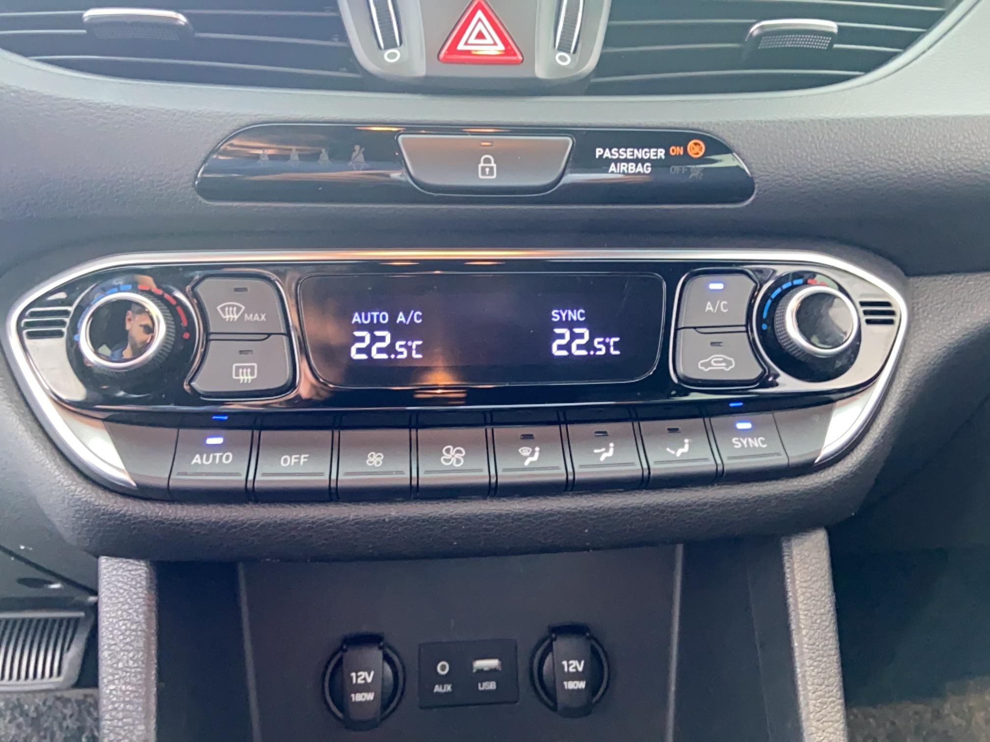 HYUNDAI i30 1.6 CRDi 110 DCT-7 Edition #1 - Véhicule Occasion Océane Auto