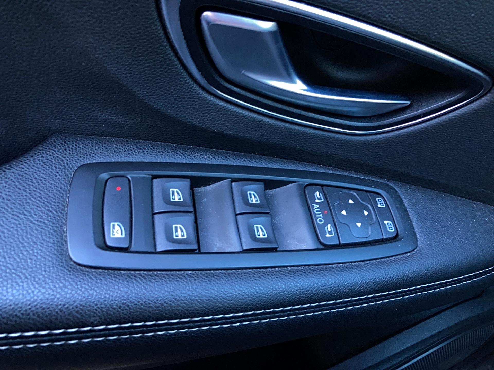 RENAULT Scenic TCe 140 Energy EDC Intens - Véhicule Occasion - Océane Auto RENAULT Scenic TCe 140 Energy EDC Intens - Véhicule Occasion Océane Auto
