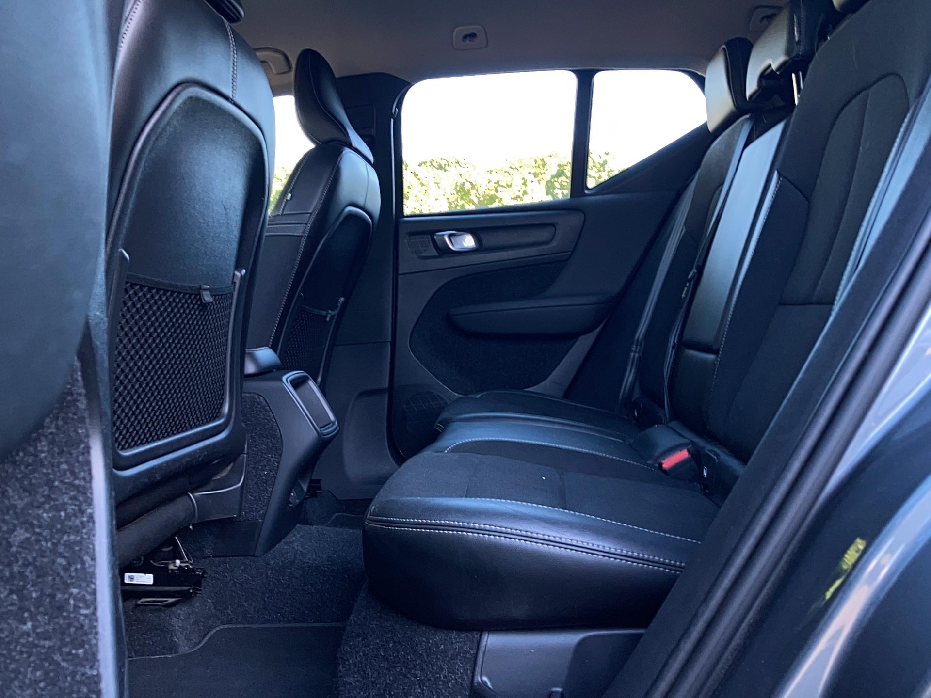 VOLVO XC40 D3 AdBlue 150 ch Geartronic 8 Momentum - Véhicule Occasion - Océane Auto VOLVO XC40 D3 AdBlue 150 ch Geartronic 8 Momentum - Véhicule Occasion Océane Auto