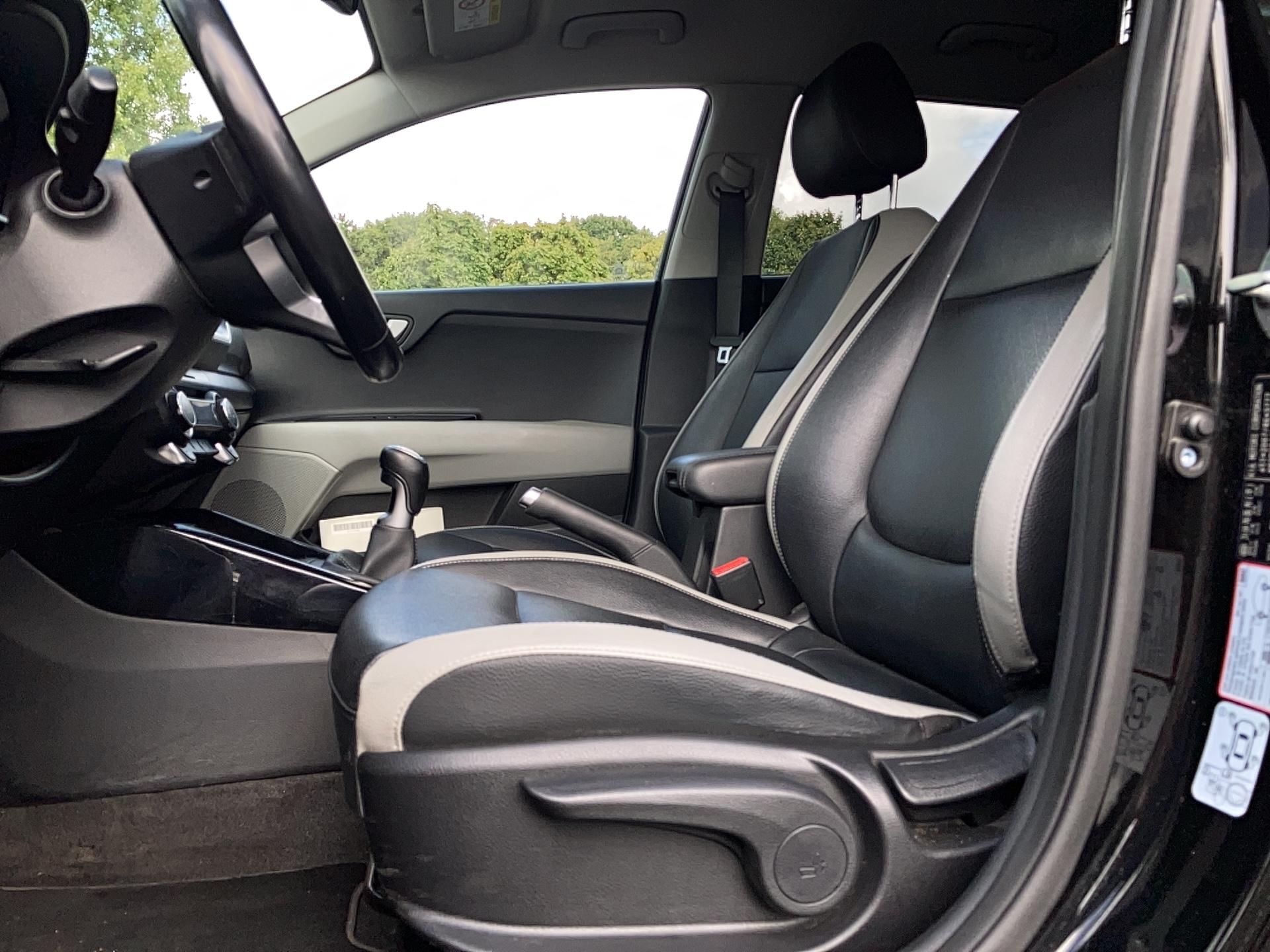 KIA Stonic 1.0 T-GDi 120 ch Premium - Véhicule Occasion - Océane Auto KIA Stonic 1.0 T-GDi 120 ch Premium - Véhicule Occasion Océane Auto