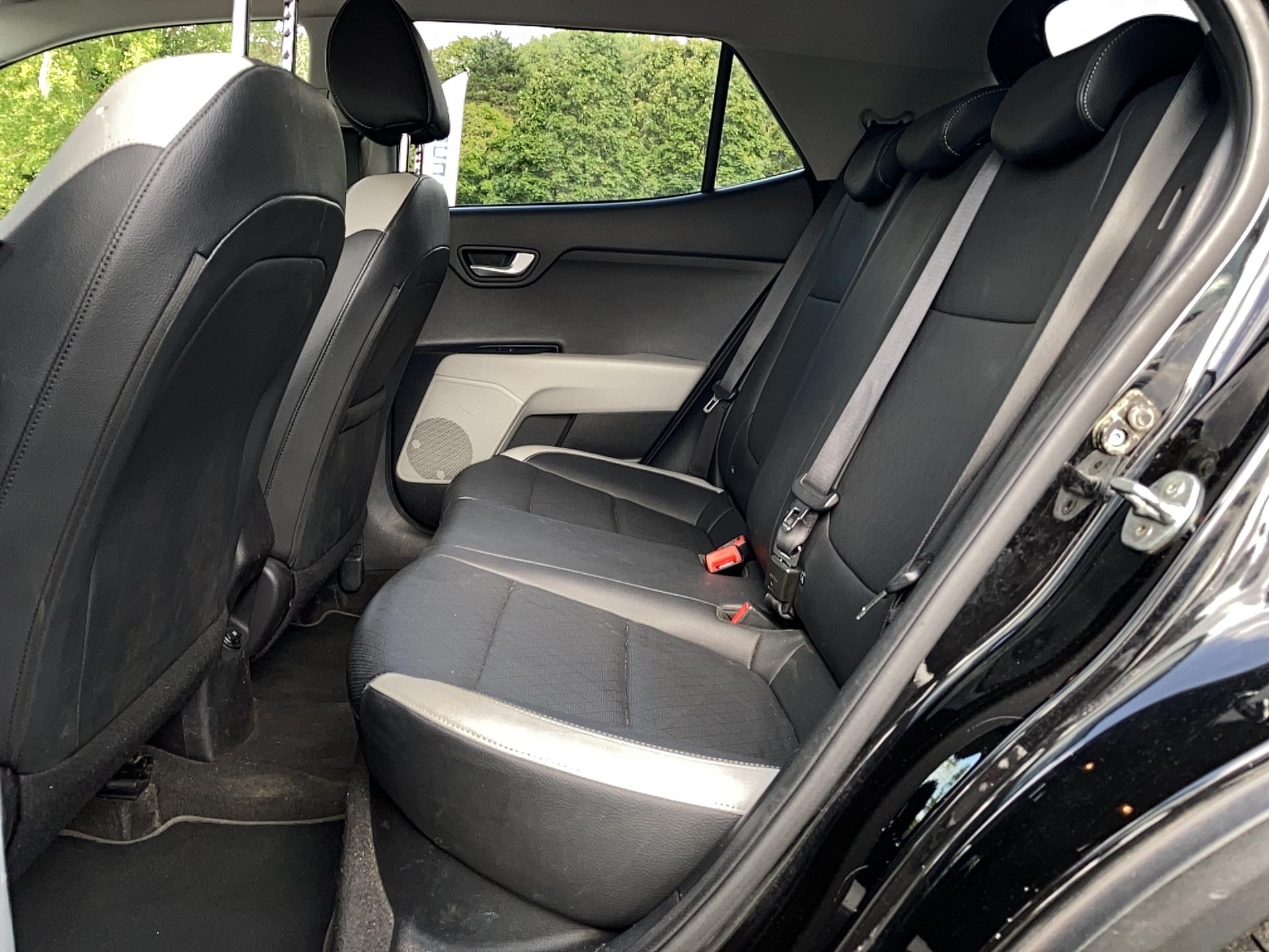 KIA Stonic 1.0 T-GDi 120 ch Premium - Véhicule Occasion - Océane Auto KIA Stonic 1.0 T-GDi 120 ch Premium - Véhicule Occasion Océane Auto