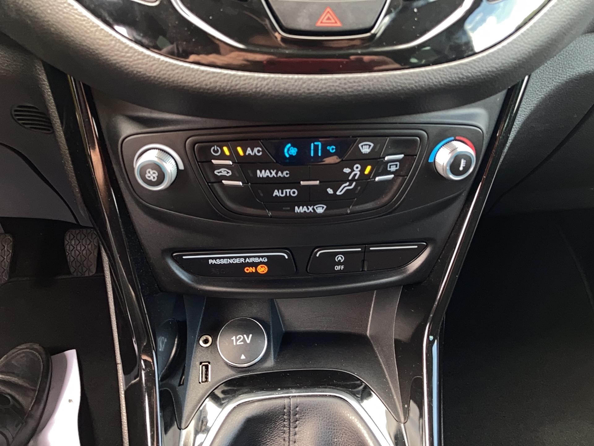 FORD B-MAX 1.0 EcoBoost 125 S&S Titanium - Véhicule Occasion - Océane Auto FORD B-MAX 1.0 EcoBoost 125 S&S Titanium - Véhicule Occasion Océane Auto