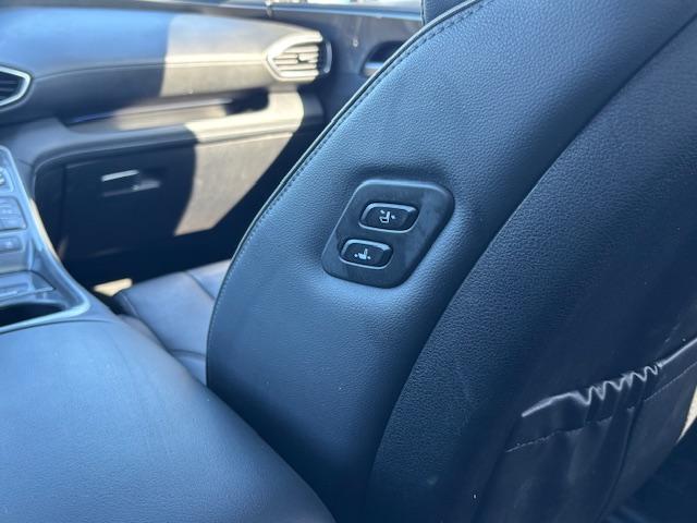 HYUNDAI Santa Fe 1.6 T-GDi Hybrid 230 BVA6 Executive - Véhicule Occasion - Océane Auto HYUNDAI Santa Fe 1.6 T-GDi Hybrid 230 BVA6 Executive - Véhicule Occasion Océane Auto