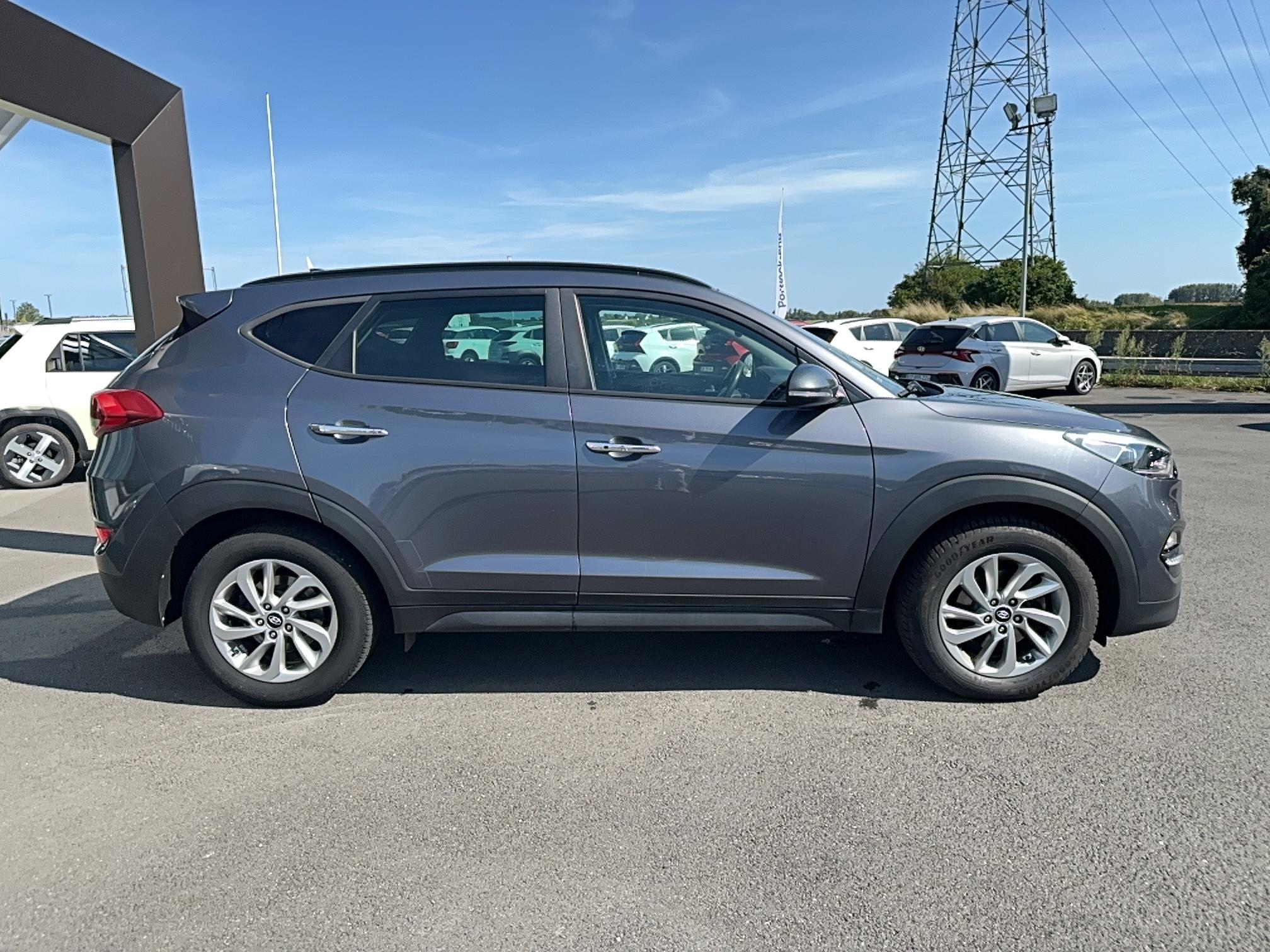 HYUNDAI Tucson 1.7 CRDi 115 2WD Creative - Véhicule Occasion - Océane Auto HYUNDAI Tucson 1.7 CRDi 115 2WD Creative - Véhicule Occasion Océane Auto
