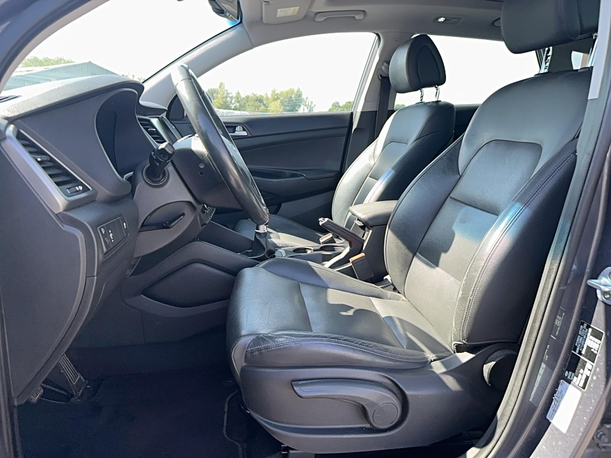 HYUNDAI Tucson 1.7 CRDi 115 2WD Creative - Véhicule Occasion - Océane Auto HYUNDAI Tucson 1.7 CRDi 115 2WD Creative - Véhicule Occasion Océane Auto