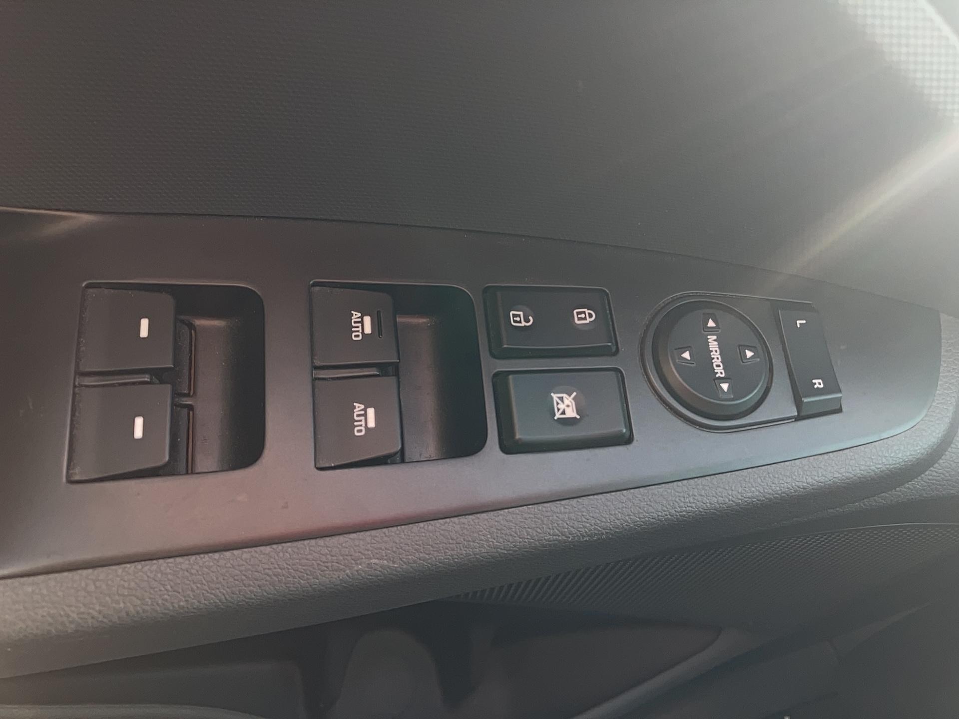 HYUNDAI Ioniq Electric 120 ch Creative - Véhicule Occasion - Océane Auto HYUNDAI Ioniq Electric 120 ch Creative - Véhicule Occasion Océane Auto