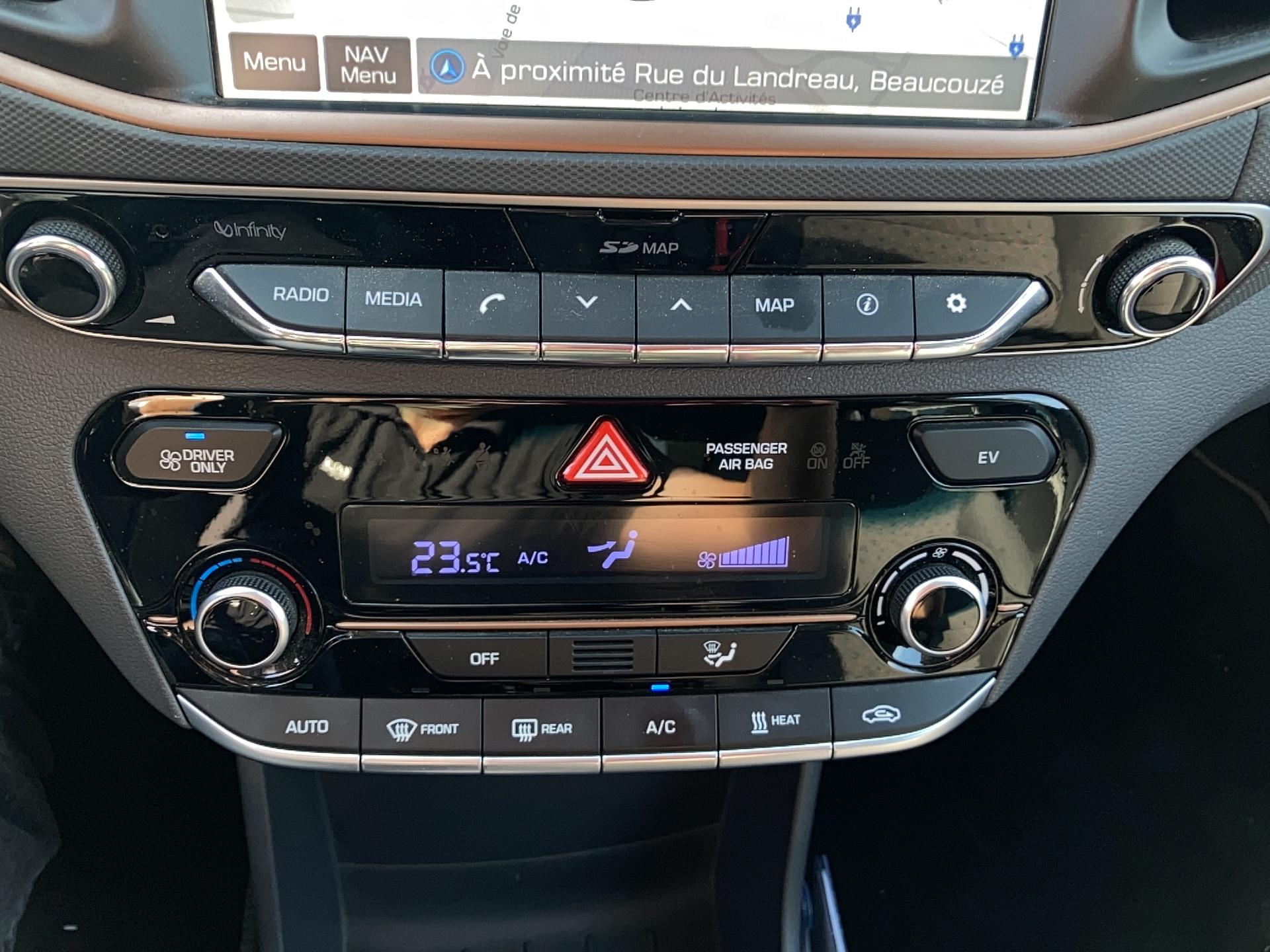 HYUNDAI Ioniq Electric 120 ch Creative - Véhicule Occasion - Océane Auto HYUNDAI Ioniq Electric 120 ch Creative - Véhicule Occasion Océane Auto