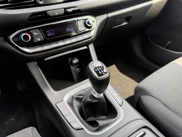 HYUNDAI i30 1.0 T-GDi 120 iBVM6 Hybrid 48V Creative - Véhicule Occasion - Océane Auto HYUNDAI i30 1.0 T-GDi 120 iBVM6 Hybrid 48V Creative - Véhicule Occasion Océane Auto