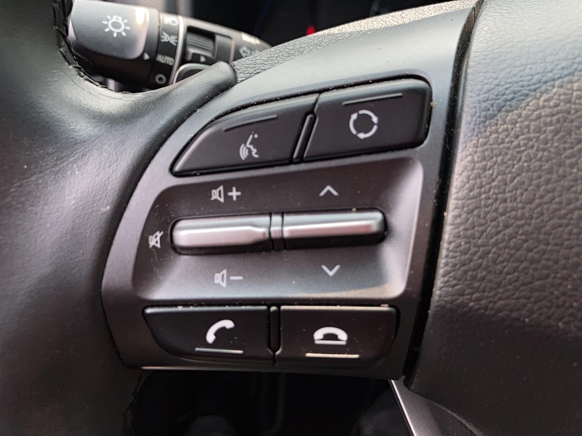 HYUNDAI Kona Electrique 39 kWh - 136 ch Creative - Véhicule Occasion - Océane Auto HYUNDAI Kona Electrique 39 kWh - 136 ch Creative - Véhicule Occasion Océane Auto