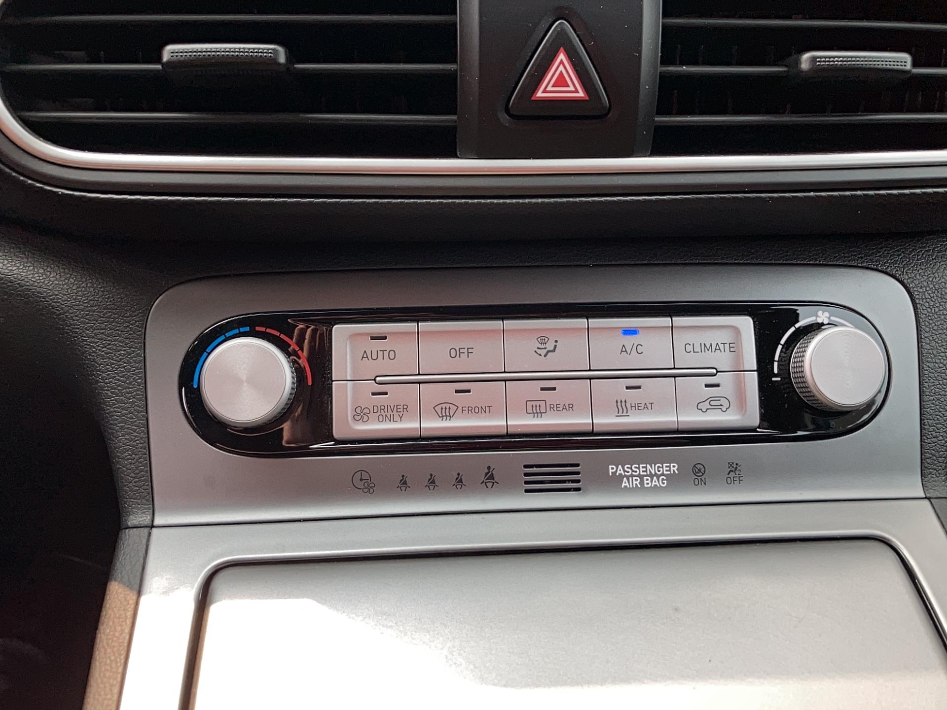 HYUNDAI Kona Electrique 39 kWh - 136 ch Creative - Véhicule Occasion - Océane Auto HYUNDAI Kona Electrique 39 kWh - 136 ch Creative - Véhicule Occasion Océane Auto