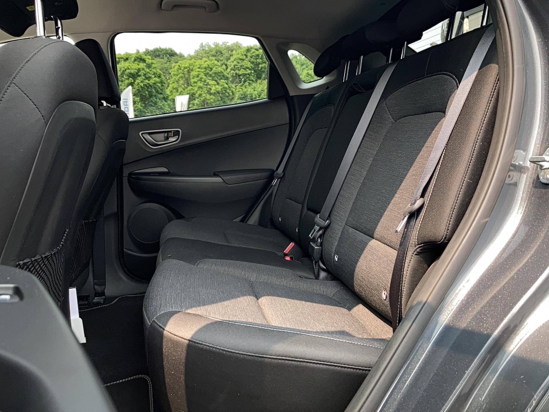 HYUNDAI Kona Electrique 39 kWh - 136 ch Creative - Véhicule Occasion - Océane Auto HYUNDAI Kona Electrique 39 kWh - 136 ch Creative - Véhicule Occasion Océane Auto