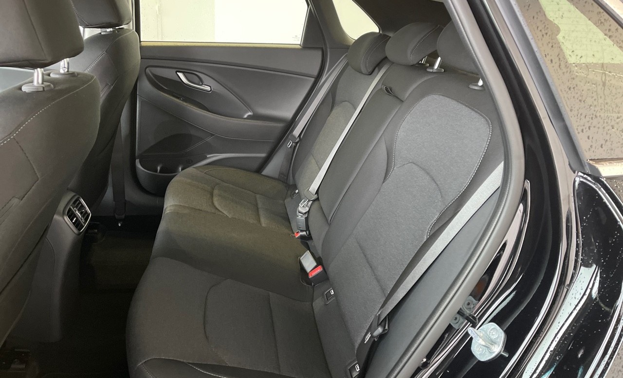 HYUNDAI i30 1.6 CRDi 115 BVM6 Creative - Véhicule Occasion - Océane Auto HYUNDAI i30 1.6 CRDi 115 BVM6 Creative - Véhicule Occasion Océane Auto