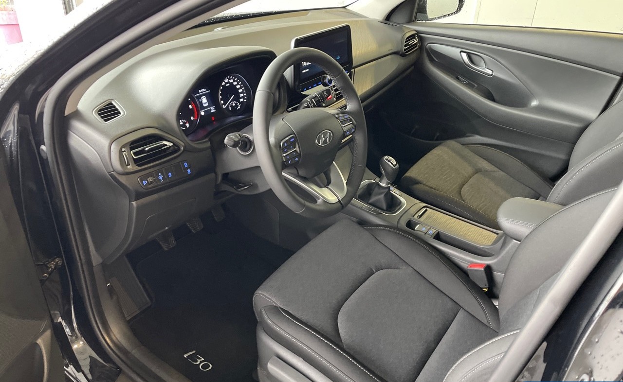 HYUNDAI i30 1.6 CRDi 115 BVM6 Creative - Véhicule Occasion - Océane Auto HYUNDAI i30 1.6 CRDi 115 BVM6 Creative - Véhicule Occasion Océane Auto