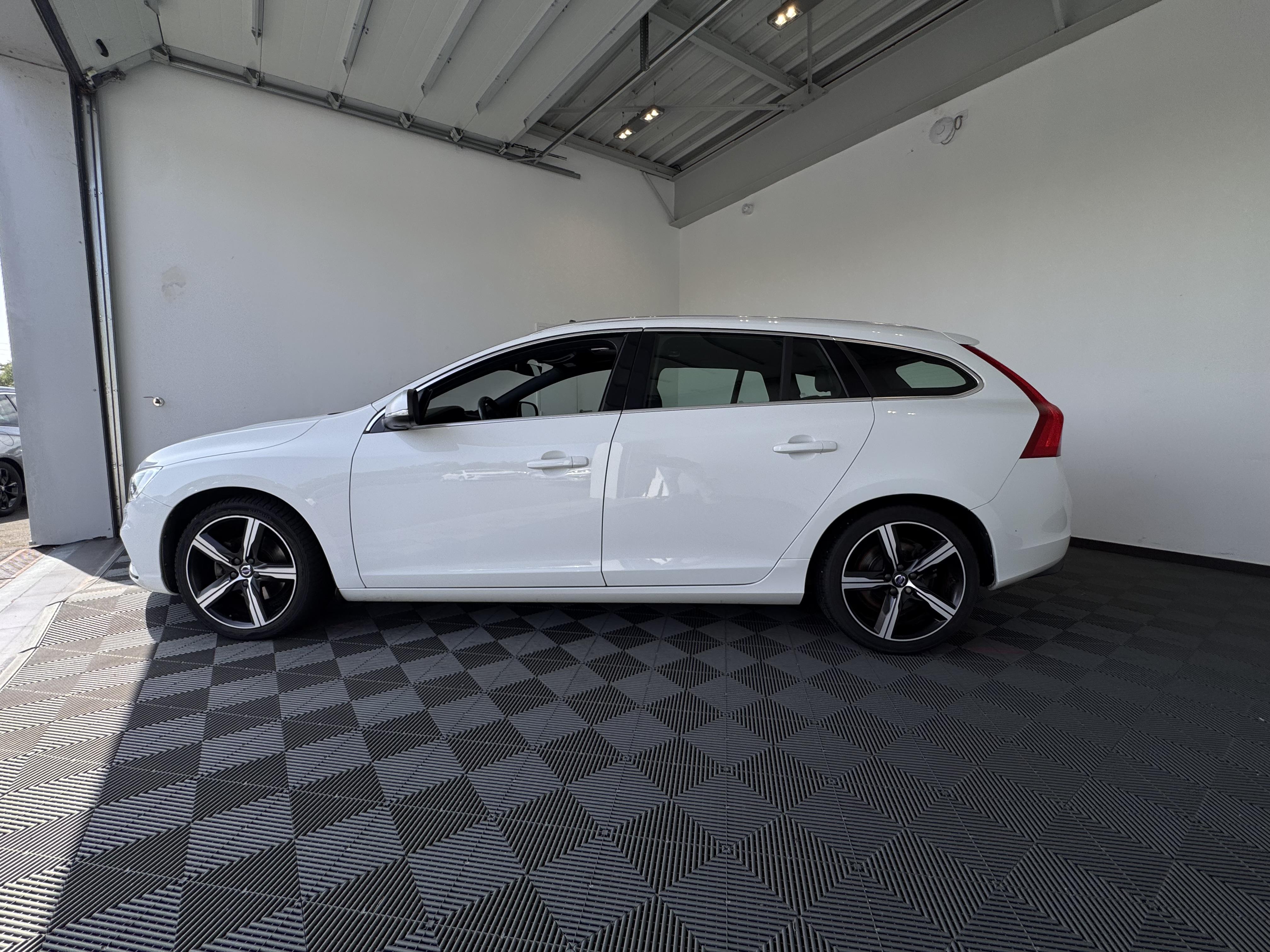 VOLVO V60 D3 150 ch Stop&Start R-Design - Véhicule Occasion Océane Auto