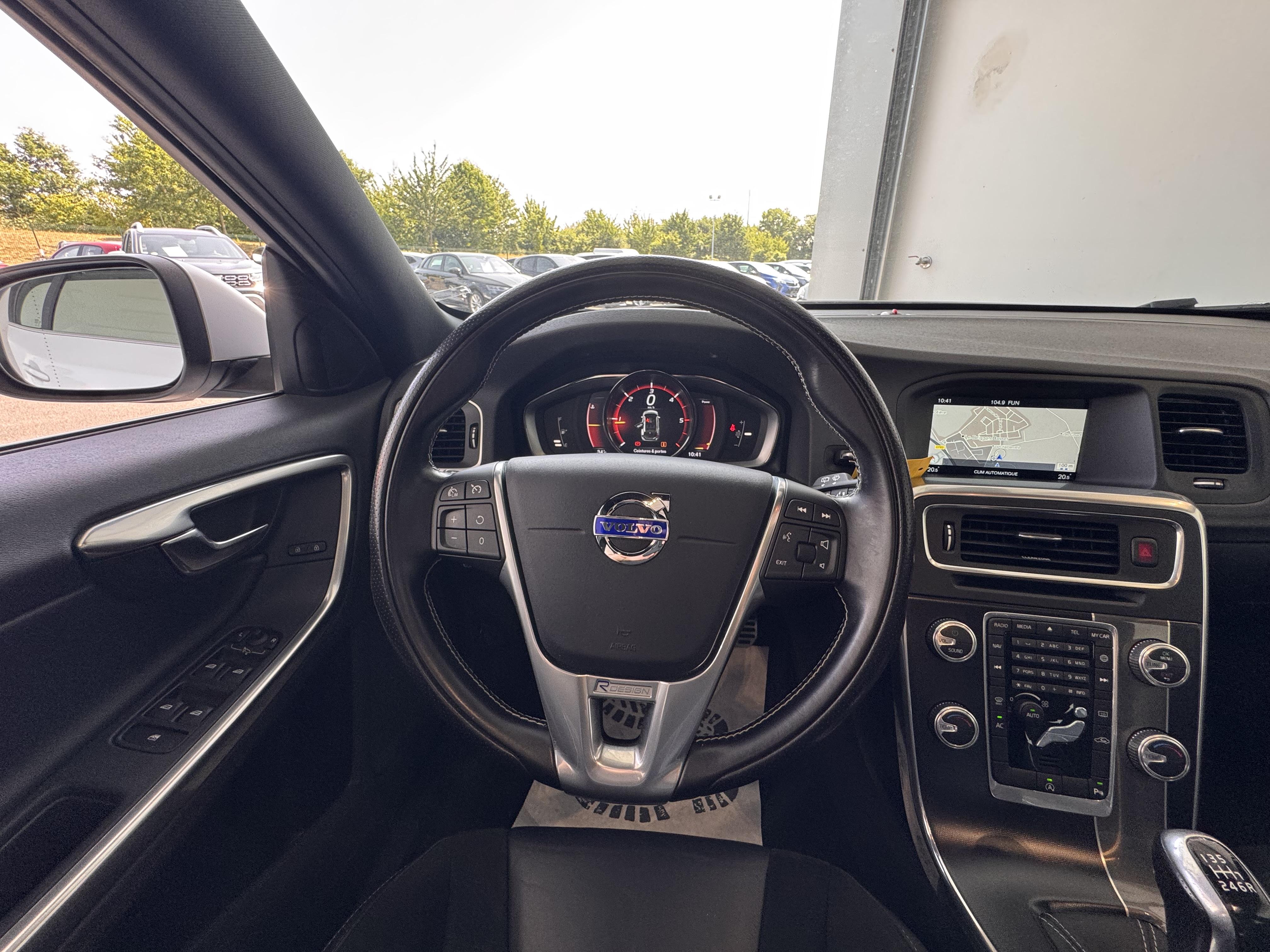 VOLVO V60 D3 150 ch Stop&Start R-Design - Véhicule Occasion Océane Auto