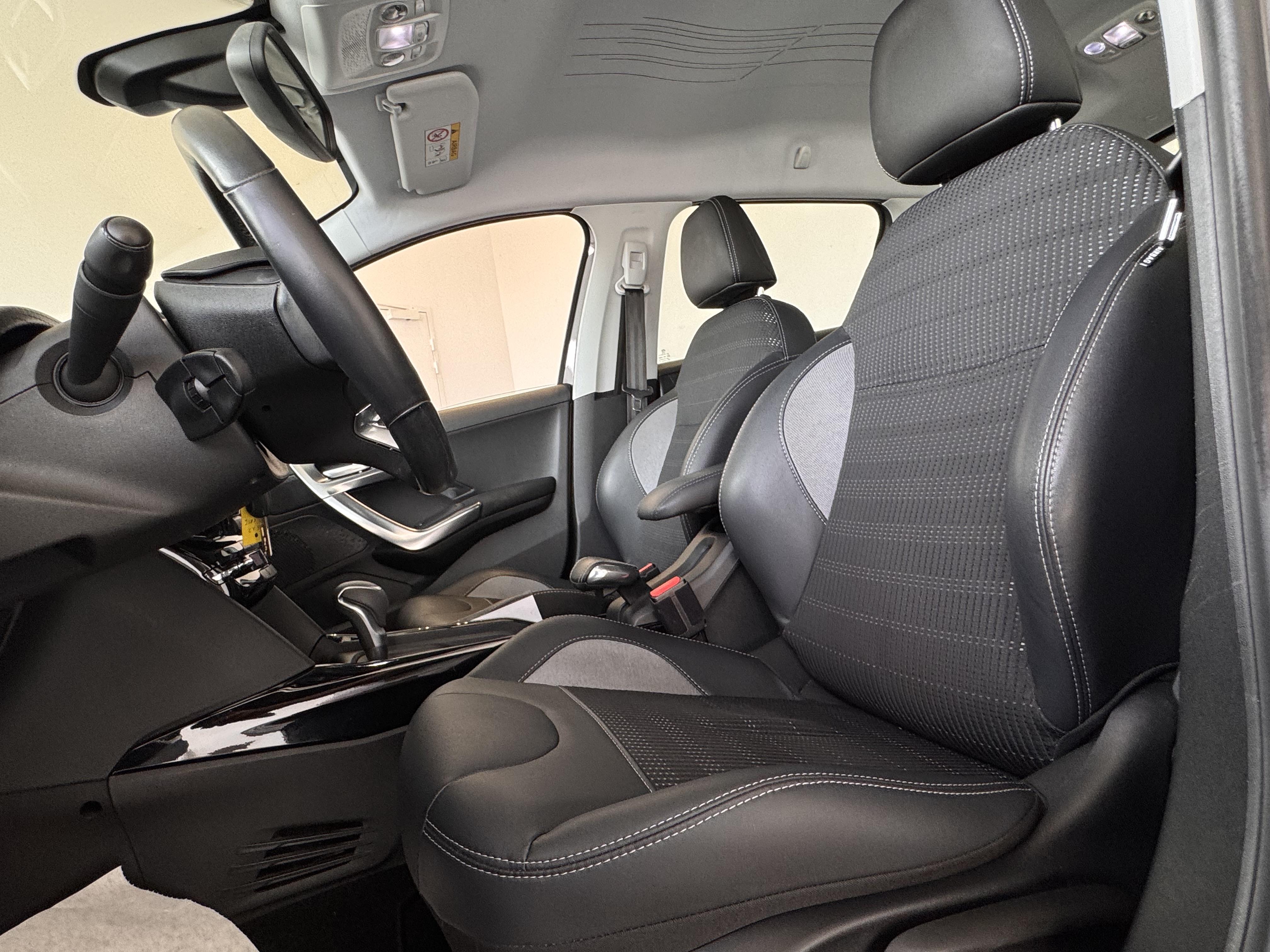 PEUGEOT 2008 1.2 PureTech 110ch S&S EAT6 Allure - Véhicule Occasion - Océane Auto PEUGEOT 2008 1.2 PureTech 110ch S&S EAT6 Allure - Véhicule Occasion Océane Auto