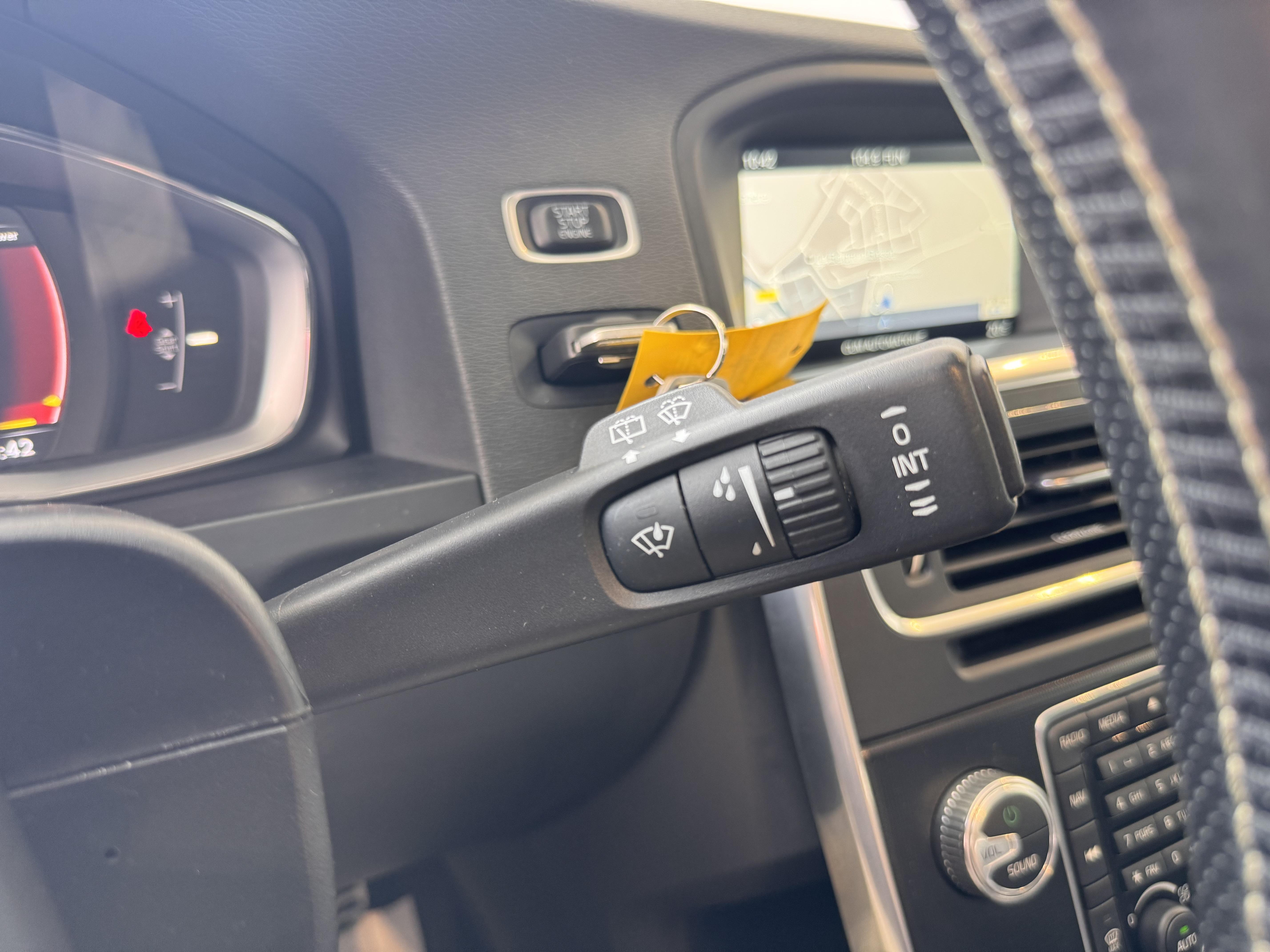 VOLVO V60 D3 150 ch Stop&Start R-Design - Véhicule Occasion Océane Auto