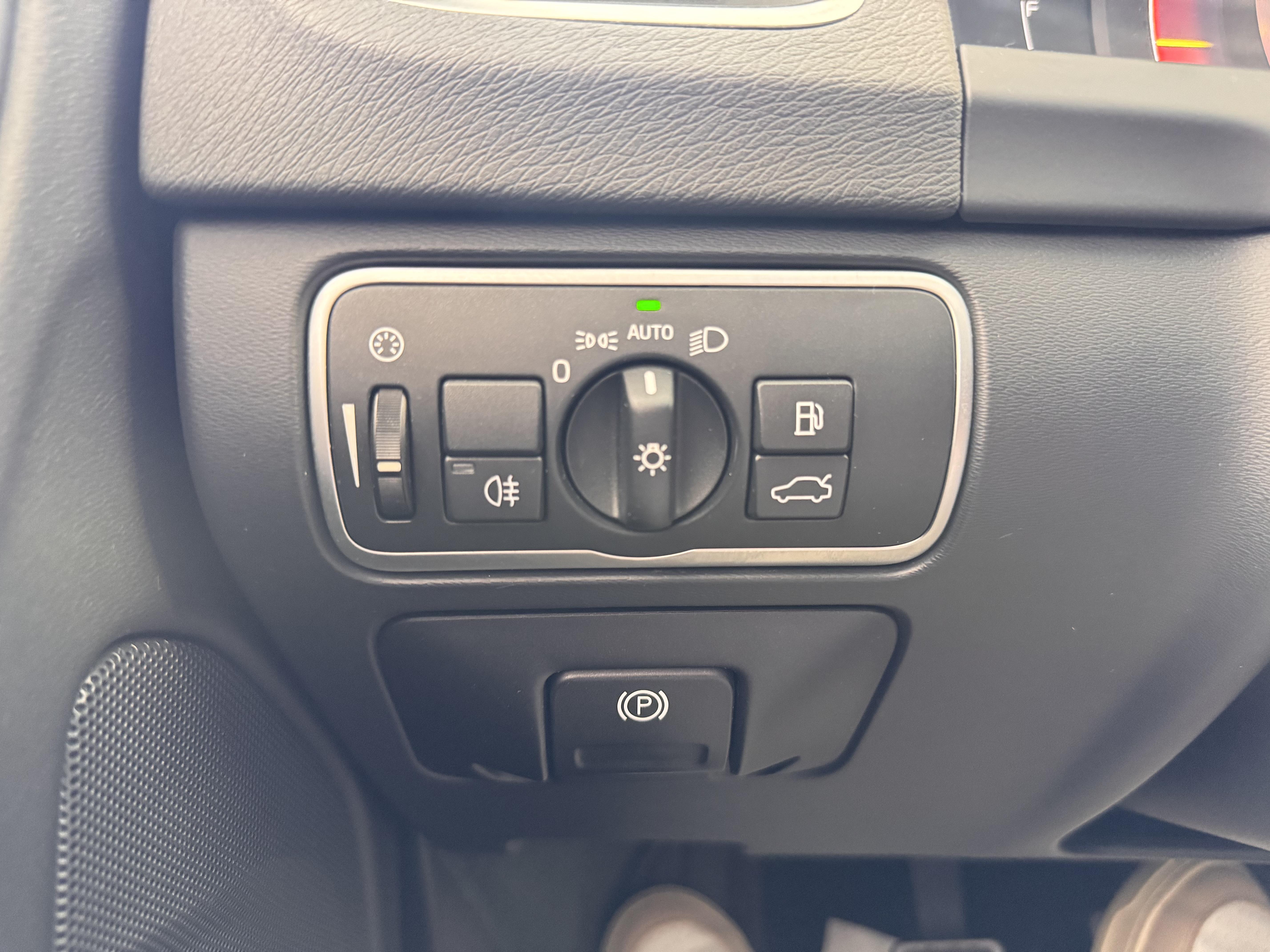 VOLVO V60 D3 150 ch Stop&Start R-Design - Véhicule Occasion Océane Auto
