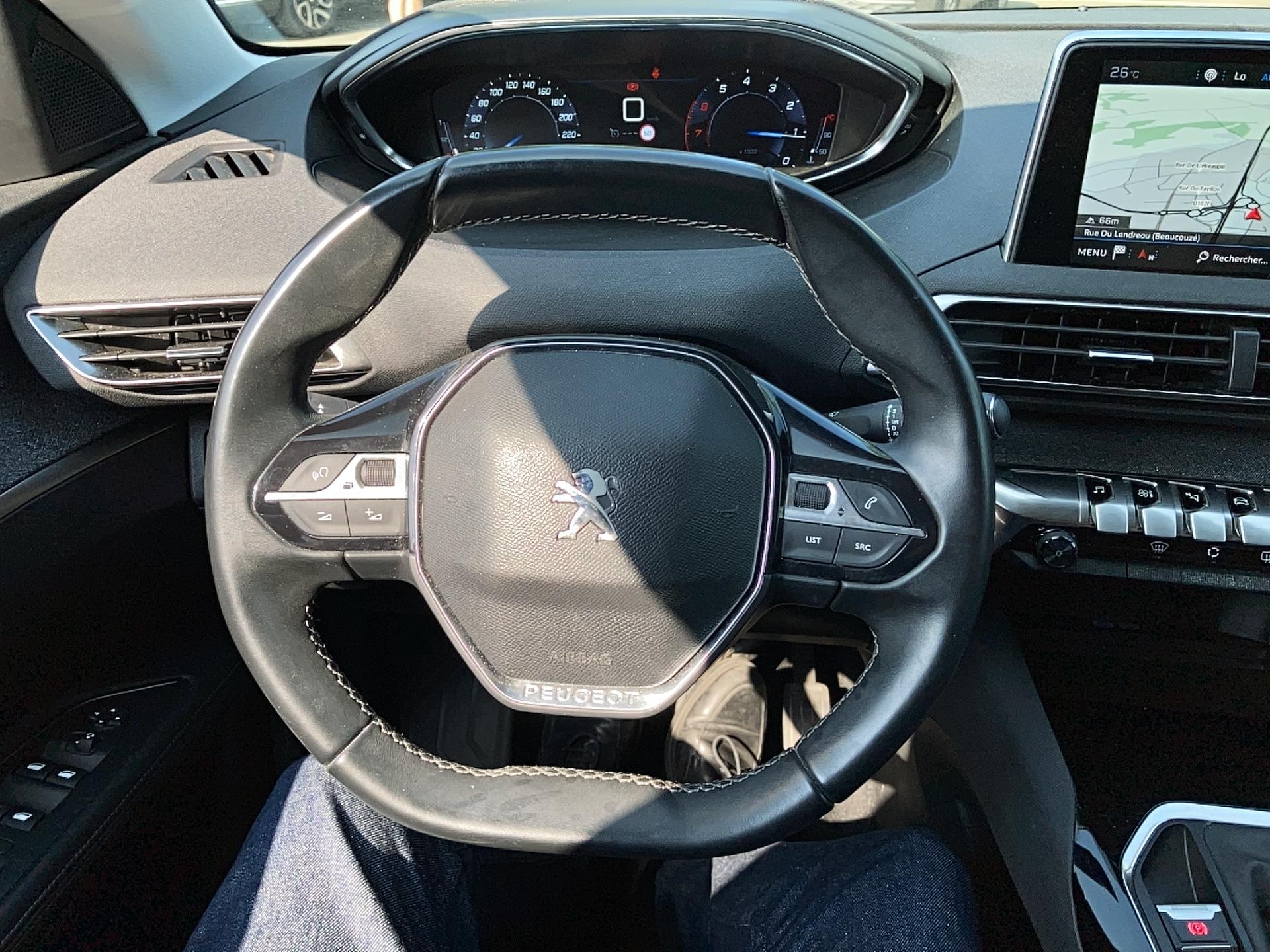 PEUGEOT 5008 PureTech 130ch S&S BVM6 Allure - Véhicule Occasion - Océane Auto PEUGEOT 5008 PureTech 130ch S&S BVM6 Allure - Véhicule Occasion Océane Auto