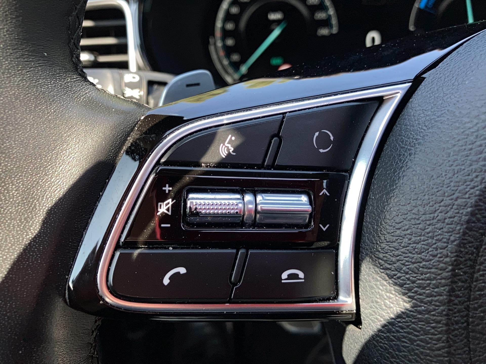 KIA XCeed 1.6 GDi Hybride Rechargeable 141ch DCT6 Premium - Véhicule Occasion - Océane Auto KIA XCeed 1.6 GDi Hybride Rechargeable 141ch DCT6 Premium - Véhicule Occasion Océane Auto
