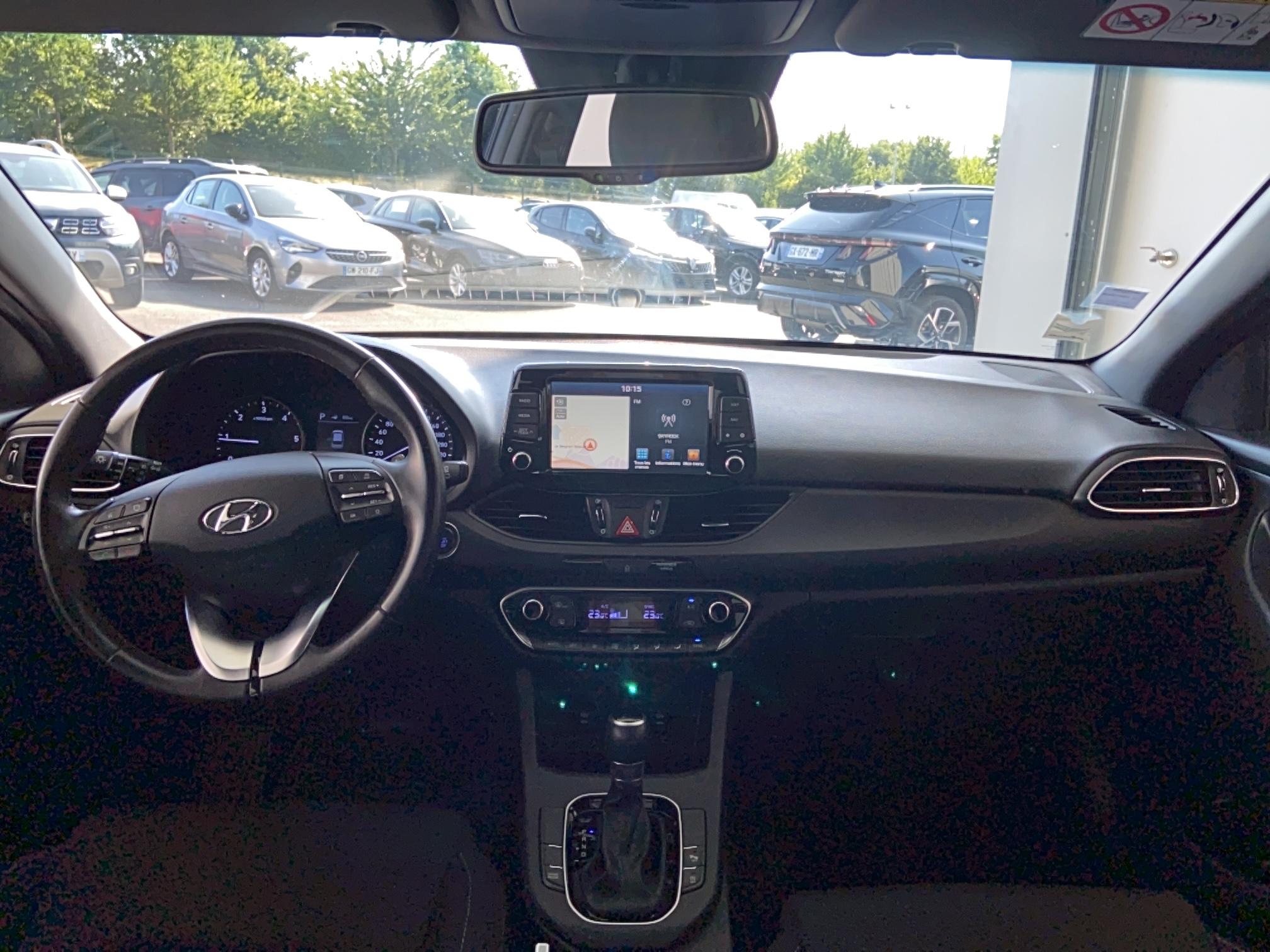 HYUNDAI i30 1.6 CRDi 115 DCT-7 Edition #Navi - Véhicule Occasion - Océane Auto HYUNDAI i30 1.6 CRDi 115 DCT-7 Edition #Navi - Véhicule Occasion Océane Auto