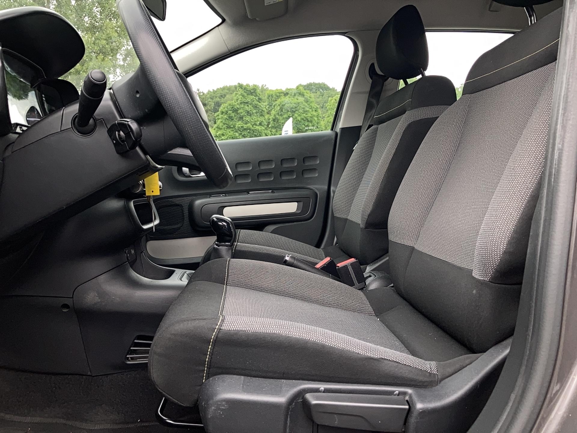 CITROEN C3 PureTech 82 S&S BVM5 Graphic - Véhicule Occasion Océane Auto