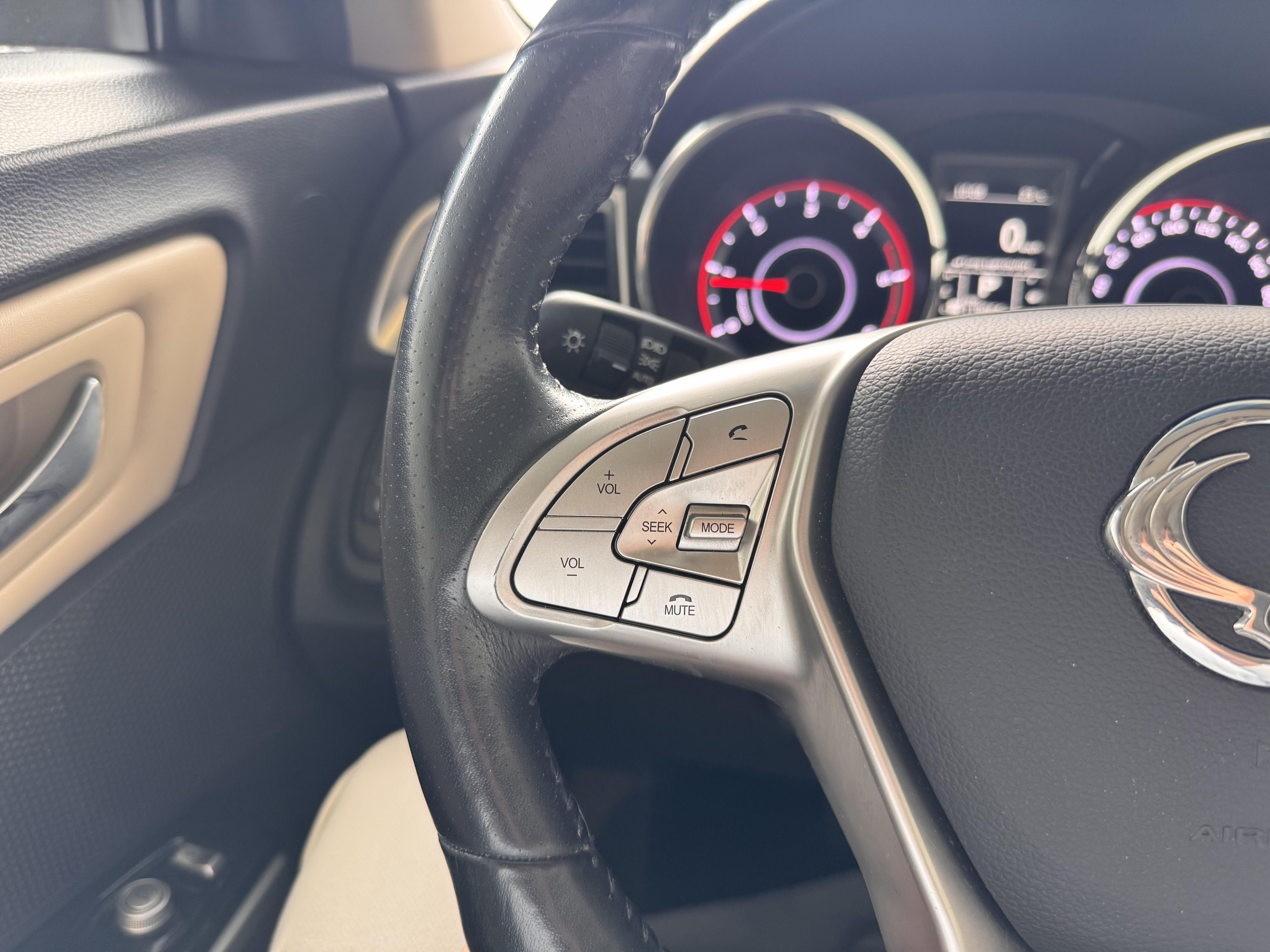SSANGYONG Tivoli 160 e-XDi 115 2WD Luxury A - Véhicule Occasion Océane Auto