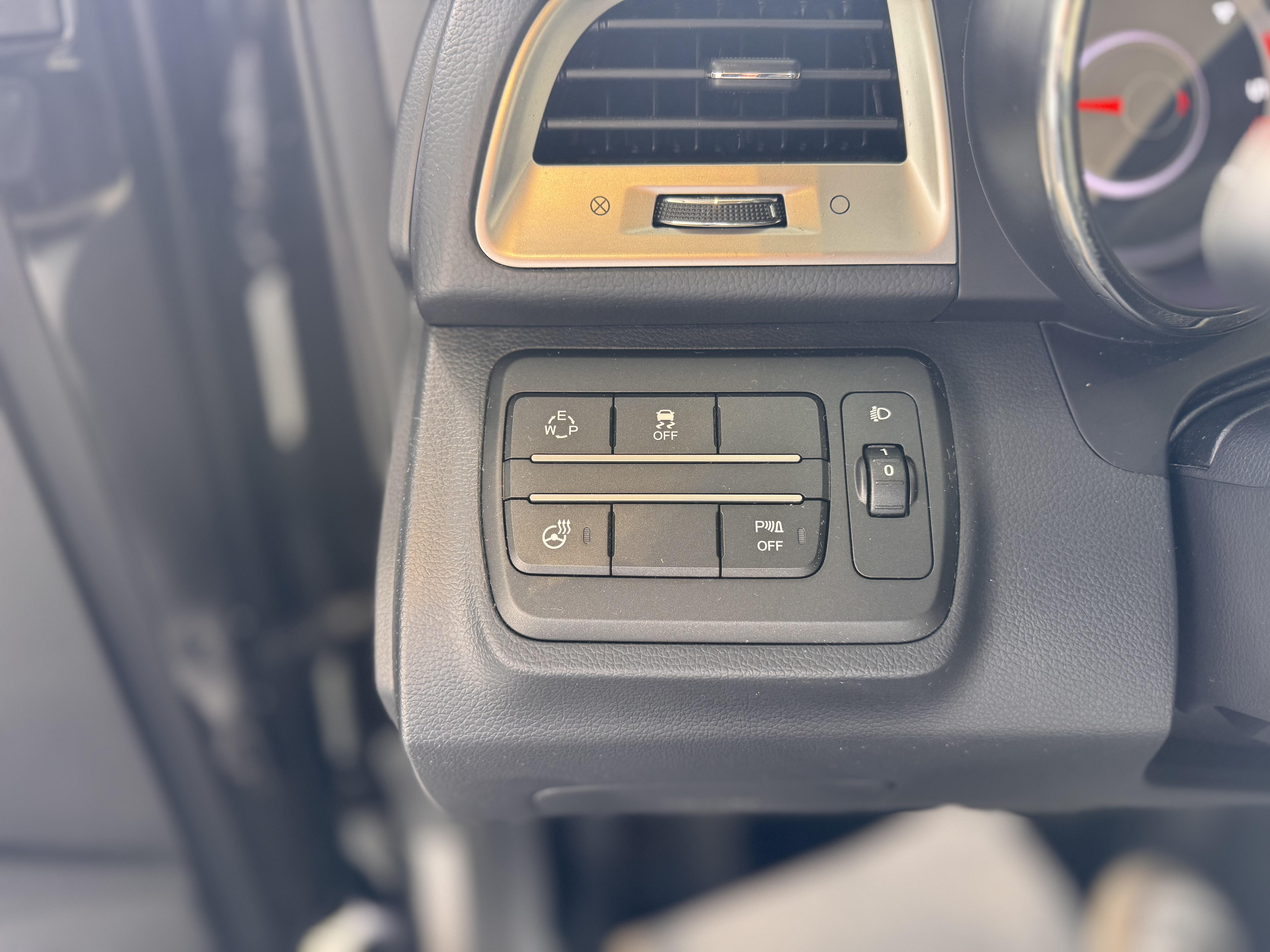 SSANGYONG Tivoli 160 e-XDi 115 2WD Luxury A - Véhicule Occasion Océane Auto