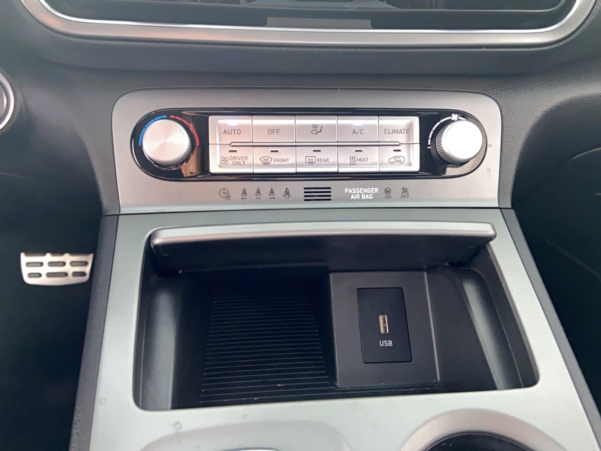 HYUNDAI Kona Electrique 39 kWh - 136 ch Intuitive - Véhicule Occasion - Océane Auto HYUNDAI Kona Electrique 39 kWh - 136 ch Intuitive - Véhicule Occasion Océane Auto