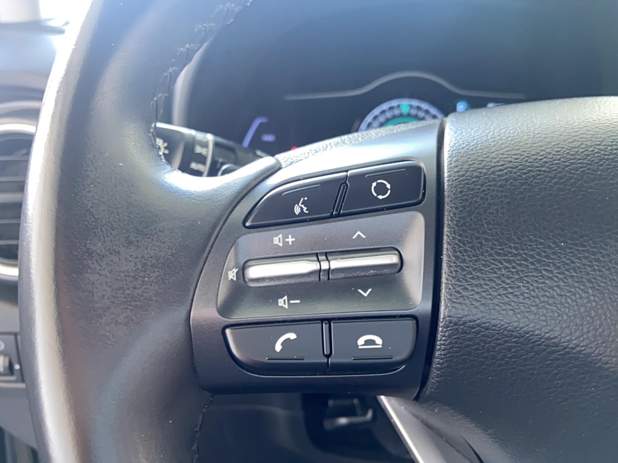 HYUNDAI Kona Electrique 39 kWh - 136 ch Intuitive - Véhicule Occasion - Océane Auto HYUNDAI Kona Electrique 39 kWh - 136 ch Intuitive - Véhicule Occasion Océane Auto