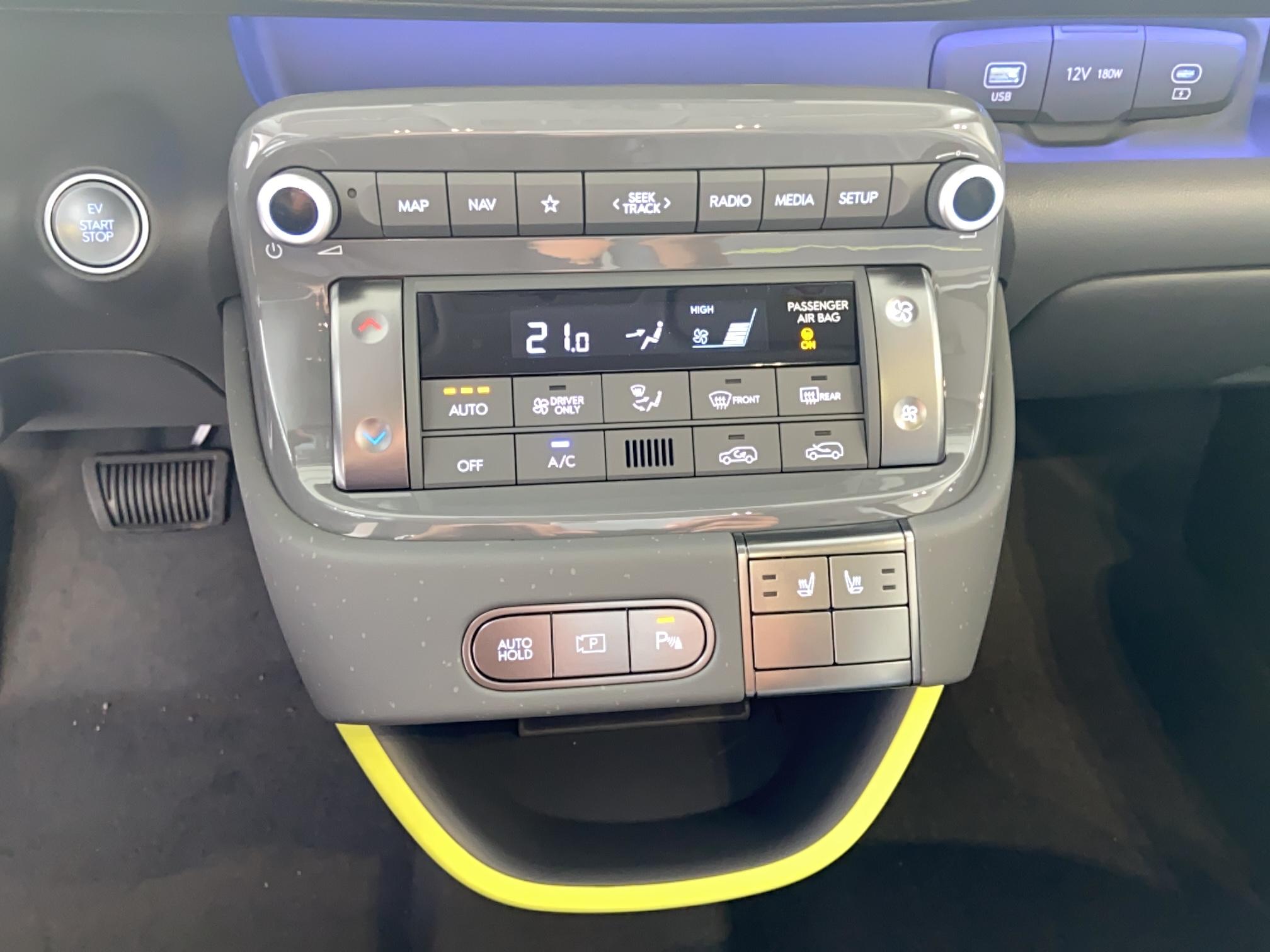 HYUNDAI Inster 49 kWh Cross Executive - Véhicule Occasion - Océane Auto HYUNDAI Inster 49 kWh Cross Executive - Véhicule Occasion Océane Auto