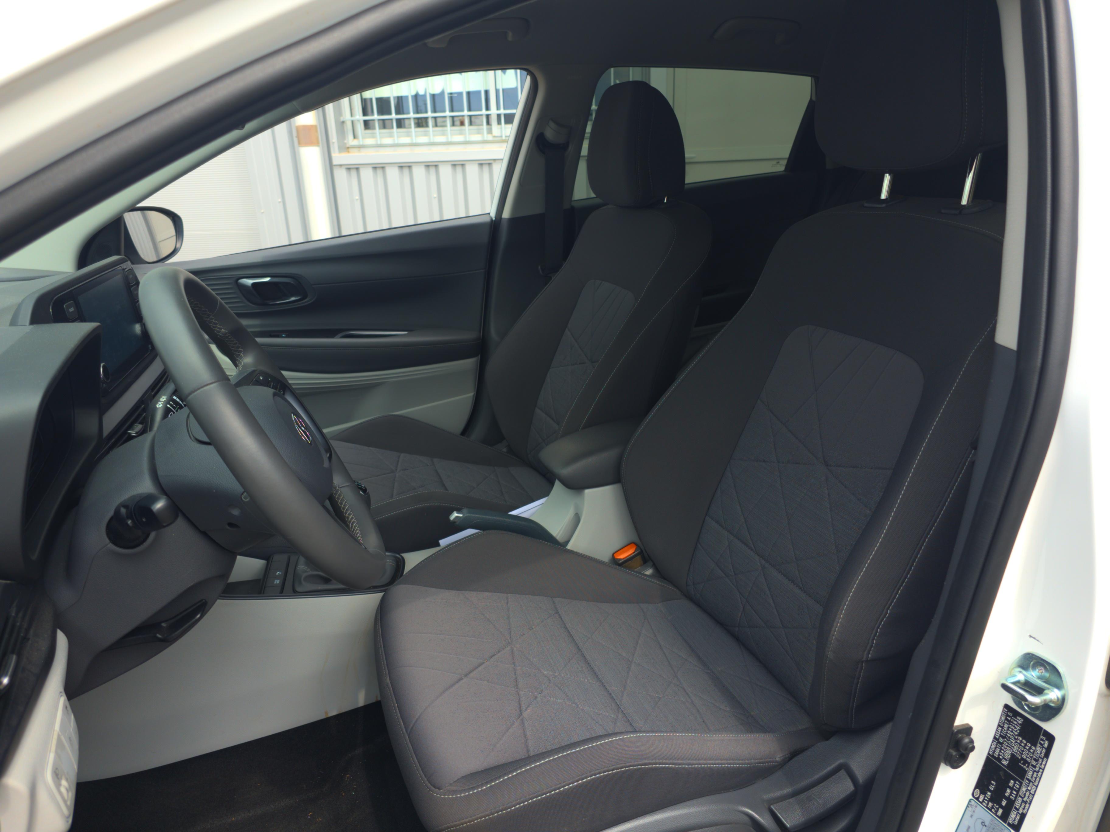 HYUNDAI Bayon 1.0 T-GDi 100 Hybrid 48V Intuitive - Véhicule Occasion - Océane Auto HYUNDAI Bayon 1.0 T-GDi 100 Hybrid 48V Intuitive - Véhicule Occasion Océane Auto