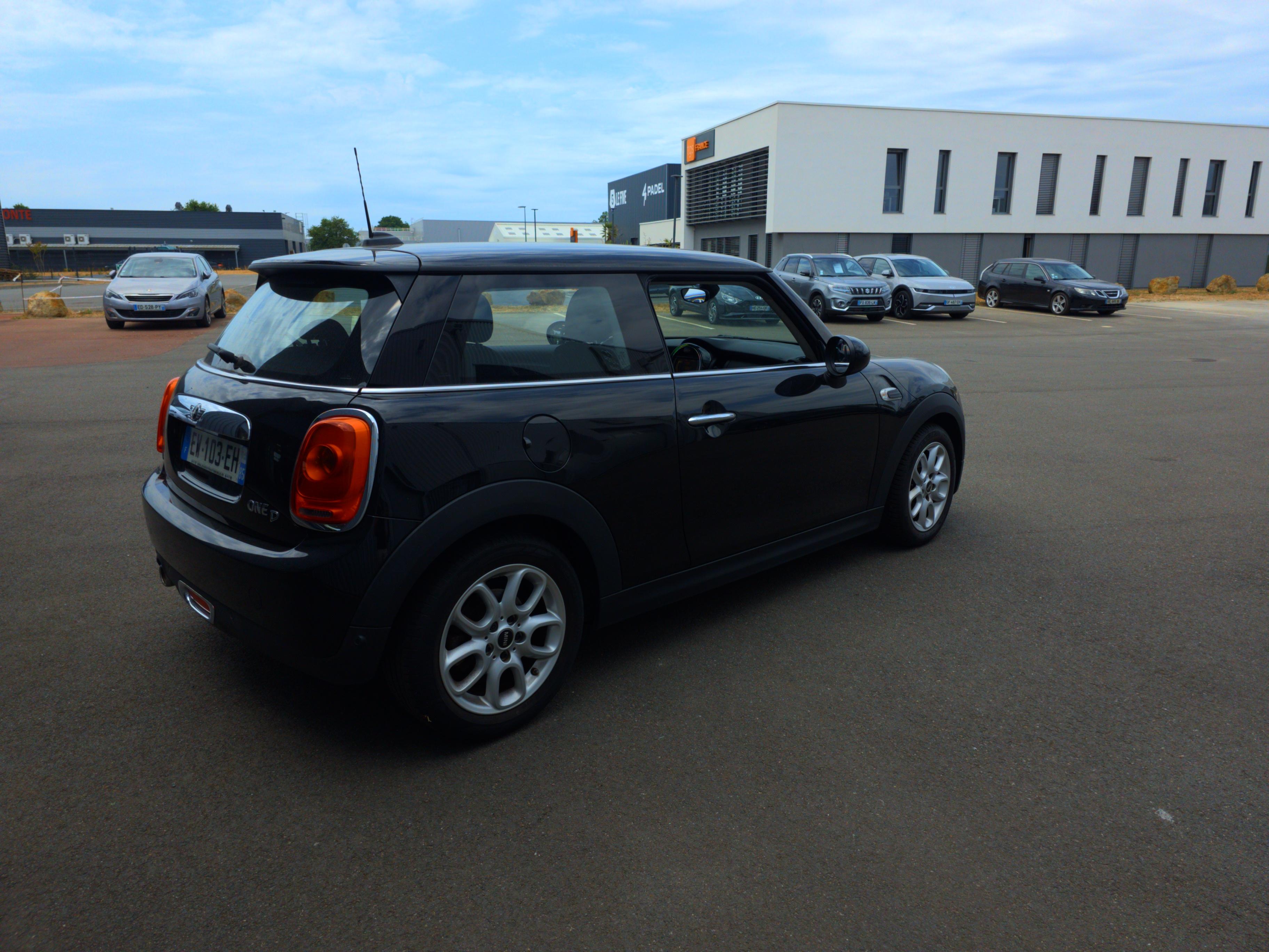 MINI Hatch 3 Portes One D 95 ch Finition Business - Véhicule Occasion - Océane Auto MINI Hatch 3 Portes One D 95 ch Finition Business - Véhicule Occasion Océane Auto