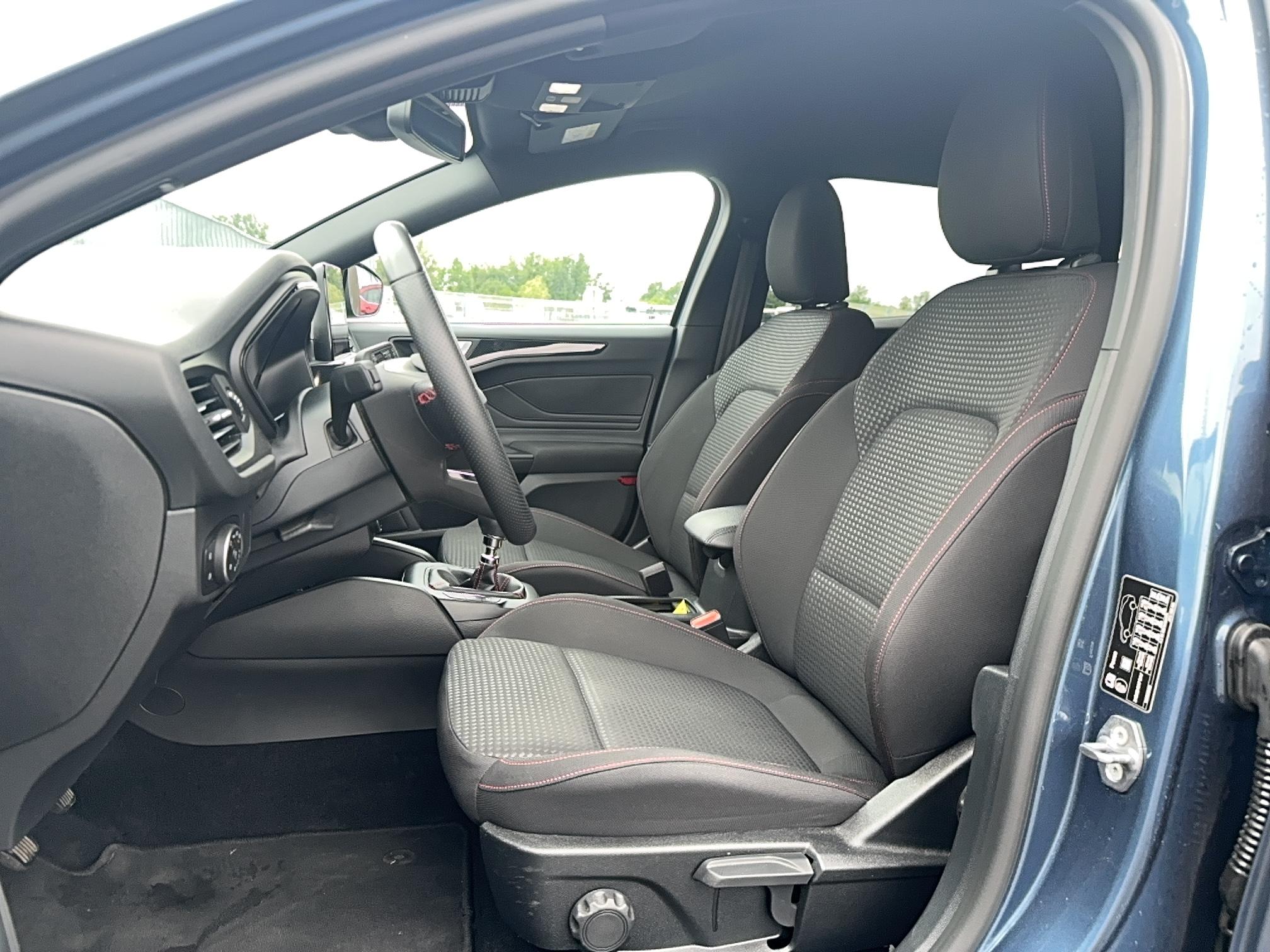 FORD Focus SW 1.0 EcoBoost 125 S&S mHEV ST Line - Véhicule Occasion - Océane Auto FORD Focus SW 1.0 EcoBoost 125 S&S mHEV ST Line - Véhicule Occasion Océane Auto