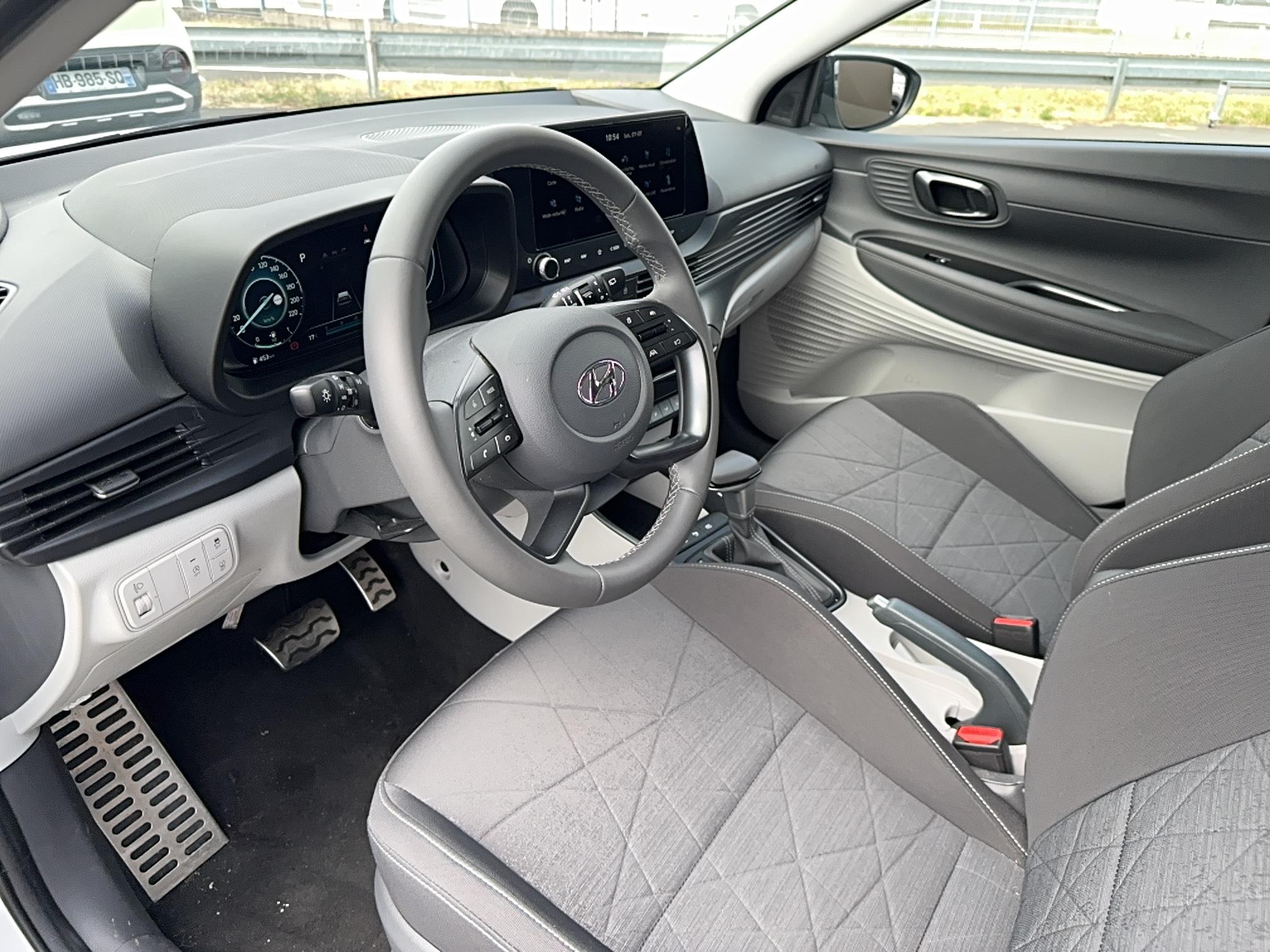 HYUNDAI Bayon 1.0 T-GDi 100 DCT-7 Hybrid 48V Creative - Véhicule Occasion - Océane Auto HYUNDAI Bayon 1.0 T-GDi 100 DCT-7 Hybrid 48V Creative - Véhicule Occasion Océane Auto