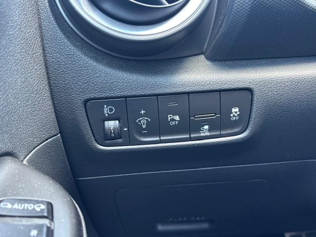 HYUNDAI Kona Electrique 39 kWh - 136 ch Intuitive - Véhicule Occasion - Océane Auto HYUNDAI Kona Electrique 39 kWh - 136 ch Intuitive - Véhicule Occasion Océane Auto