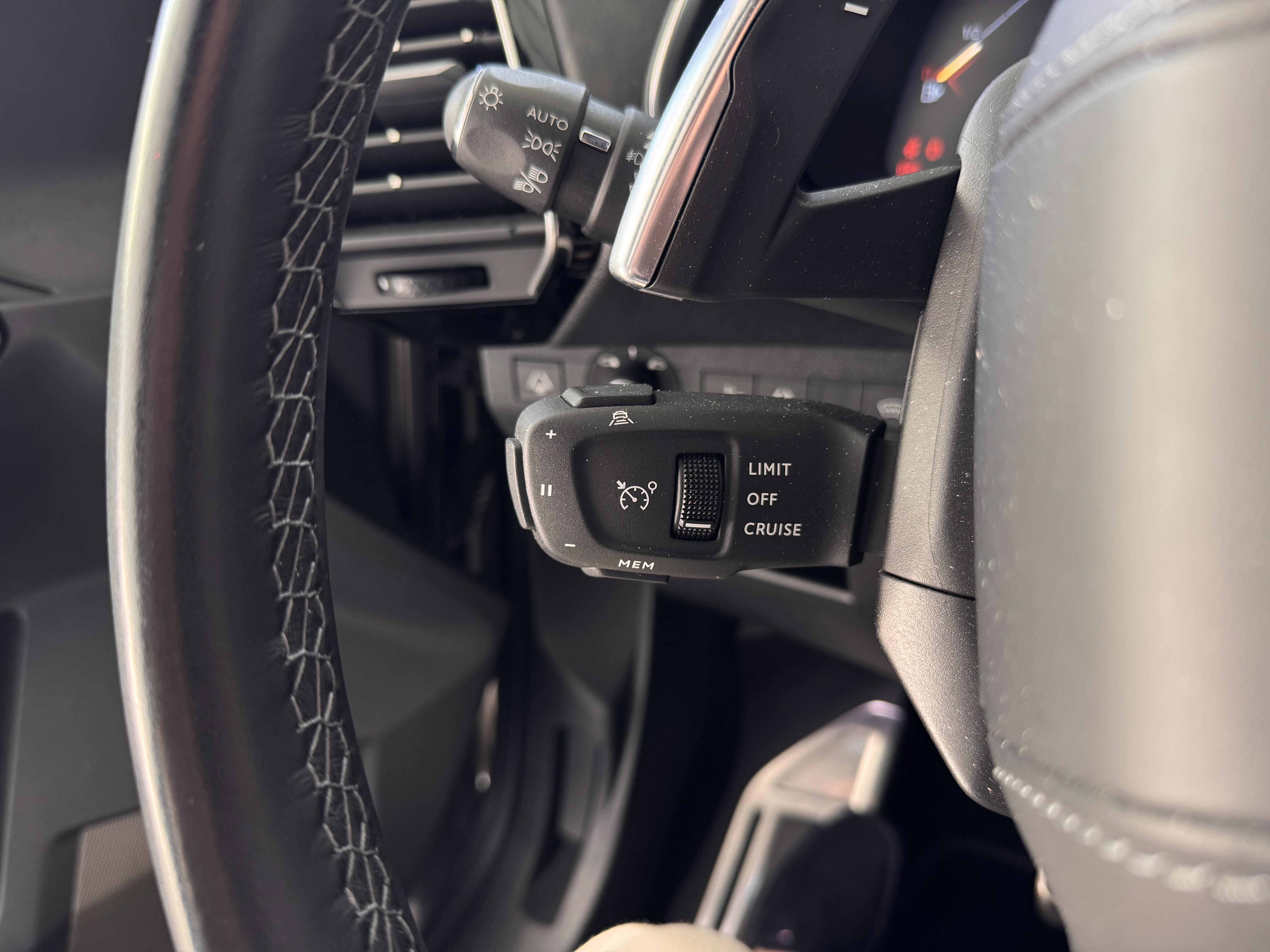 DS DS7 Crossback BlueHDi 130 EAT8 Rivoli - Véhicule Occasion - Océane Auto DS DS7 Crossback BlueHDi 130 EAT8 Rivoli - Véhicule Occasion Océane Auto