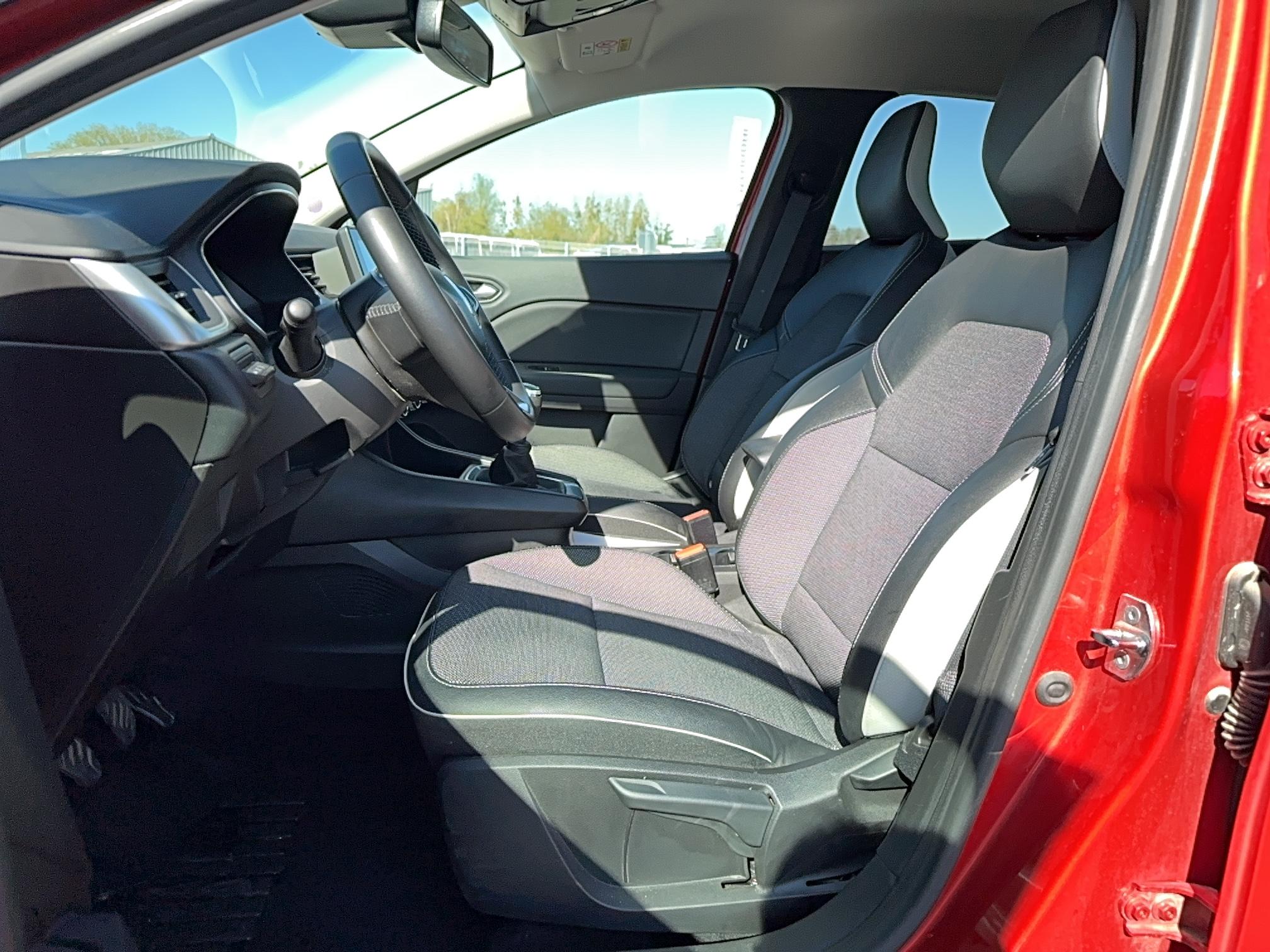 RENAULT Captur TCe 90 - 21 Zen - Véhicule Occasion - Océane Auto RENAULT Captur TCe 90 - 21 Zen - Véhicule Occasion Océane Auto