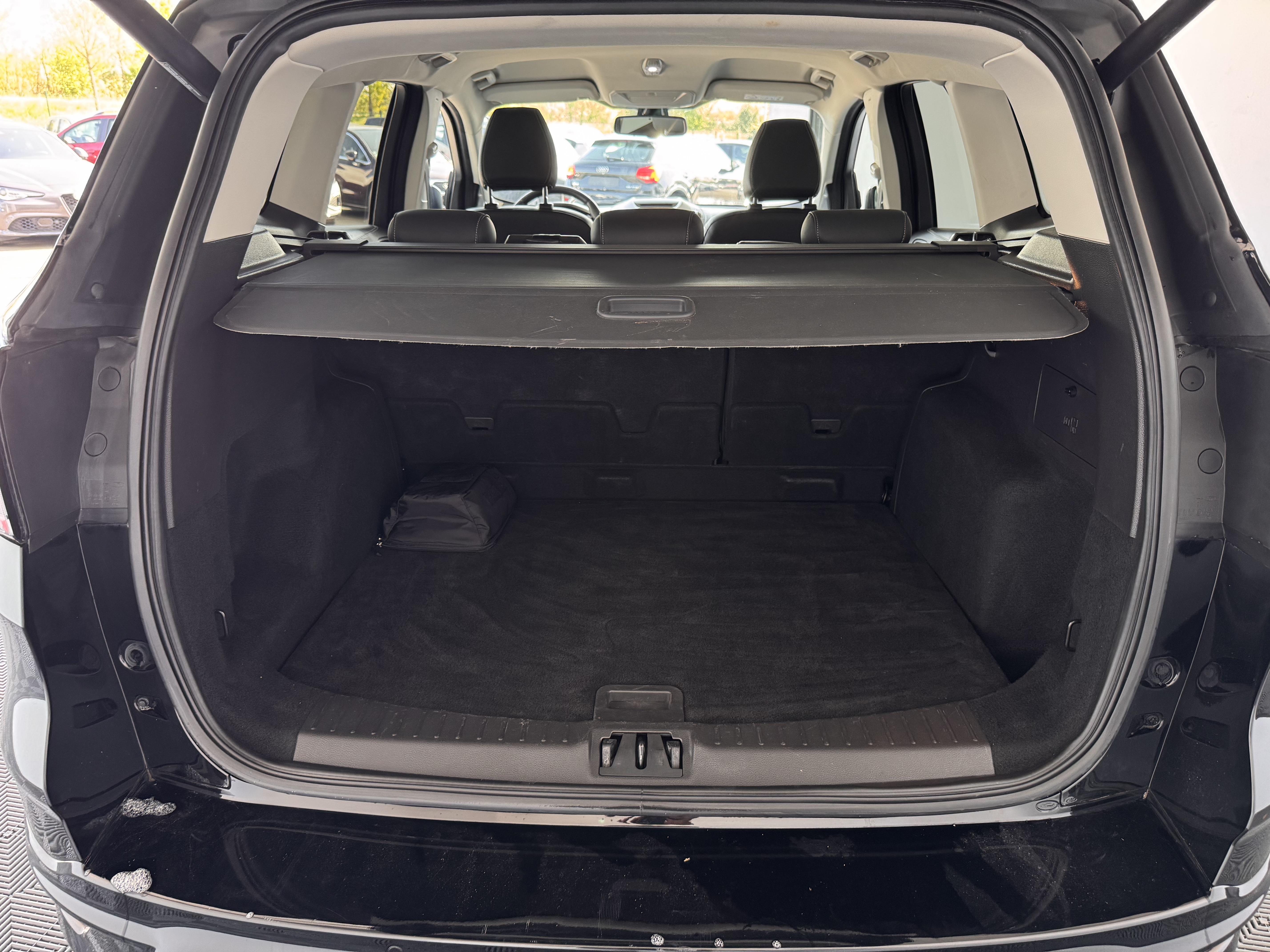 FORD Kuga 1.5 Flexifuel-E85 150 S&S 4x2 BVA Vignale - Véhicule Occasion - Océane Auto FORD Kuga 1.5 Flexifuel-E85 150 S&S 4x2 BVA Vignale - Véhicule Occasion Océane Auto