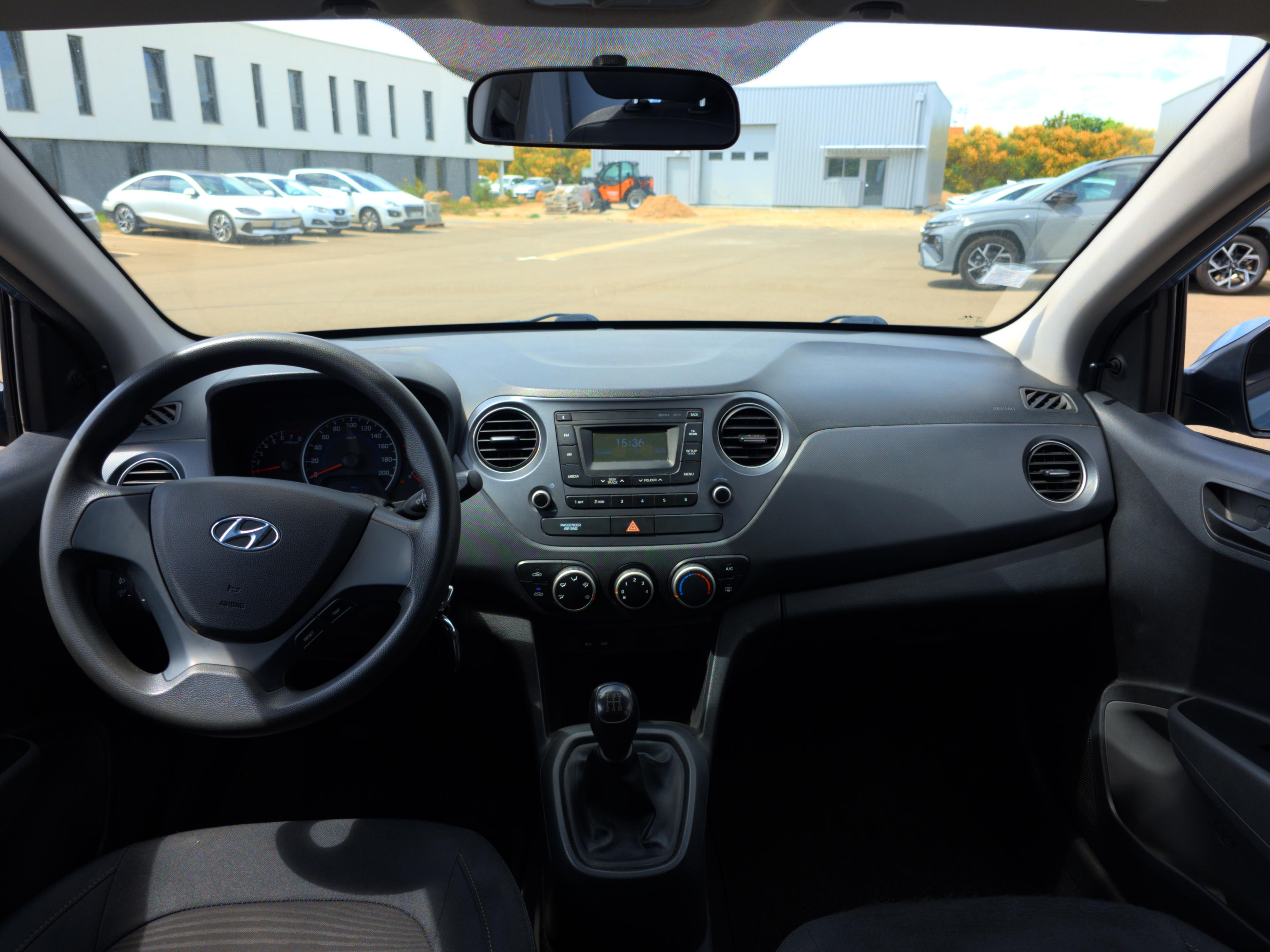 HYUNDAI i10 1.0 66 BVM5 Initia - Véhicule Occasion - Océane Auto HYUNDAI i10 1.0 66 BVM5 Initia - Véhicule Occasion Océane Auto