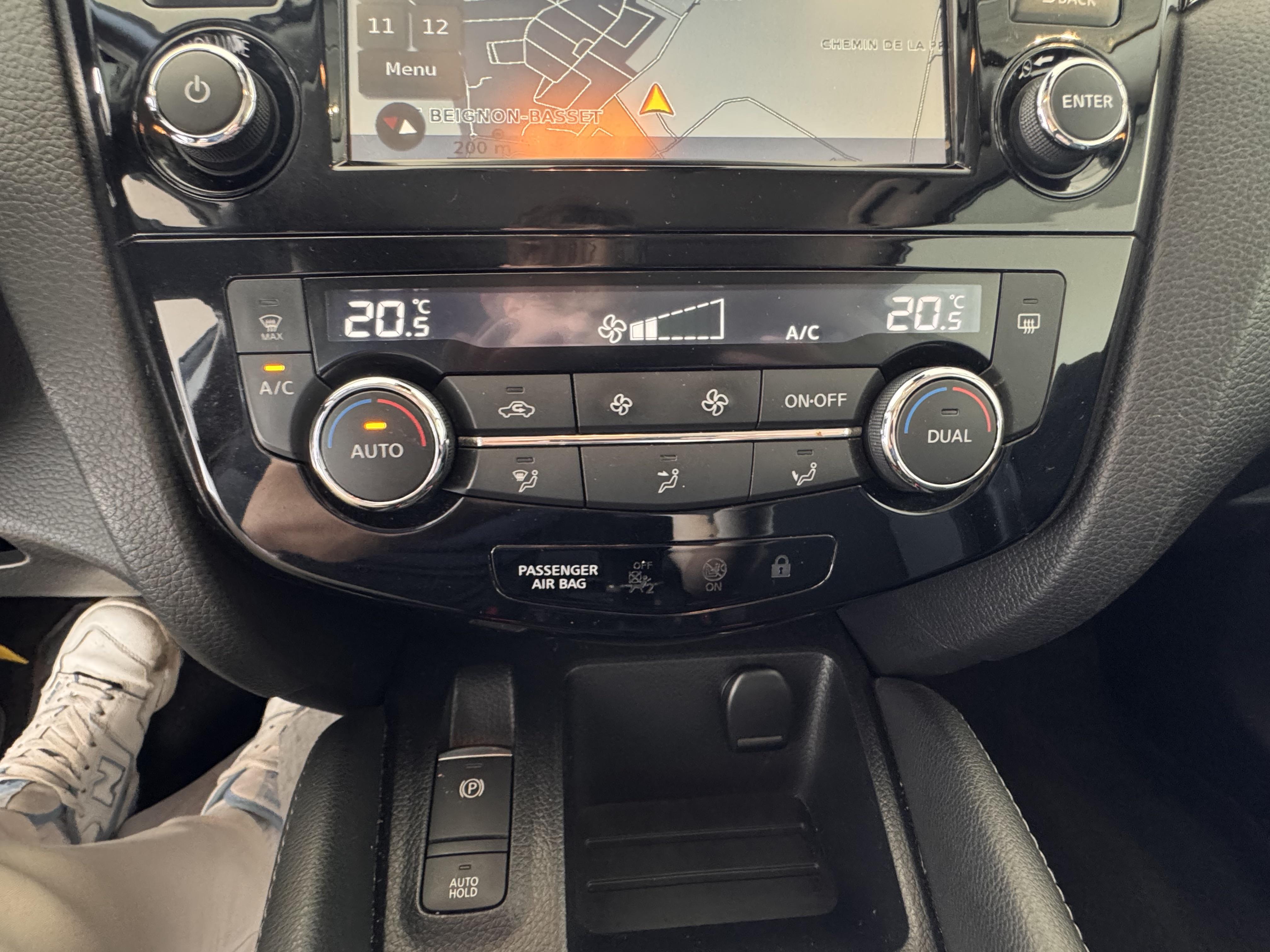 NISSAN Qashqai 1.6 dCi 130 N-Connecta - Véhicule Occasion - Océane Auto NISSAN Qashqai 1.6 dCi 130 N-Connecta - Véhicule Occasion Océane Auto