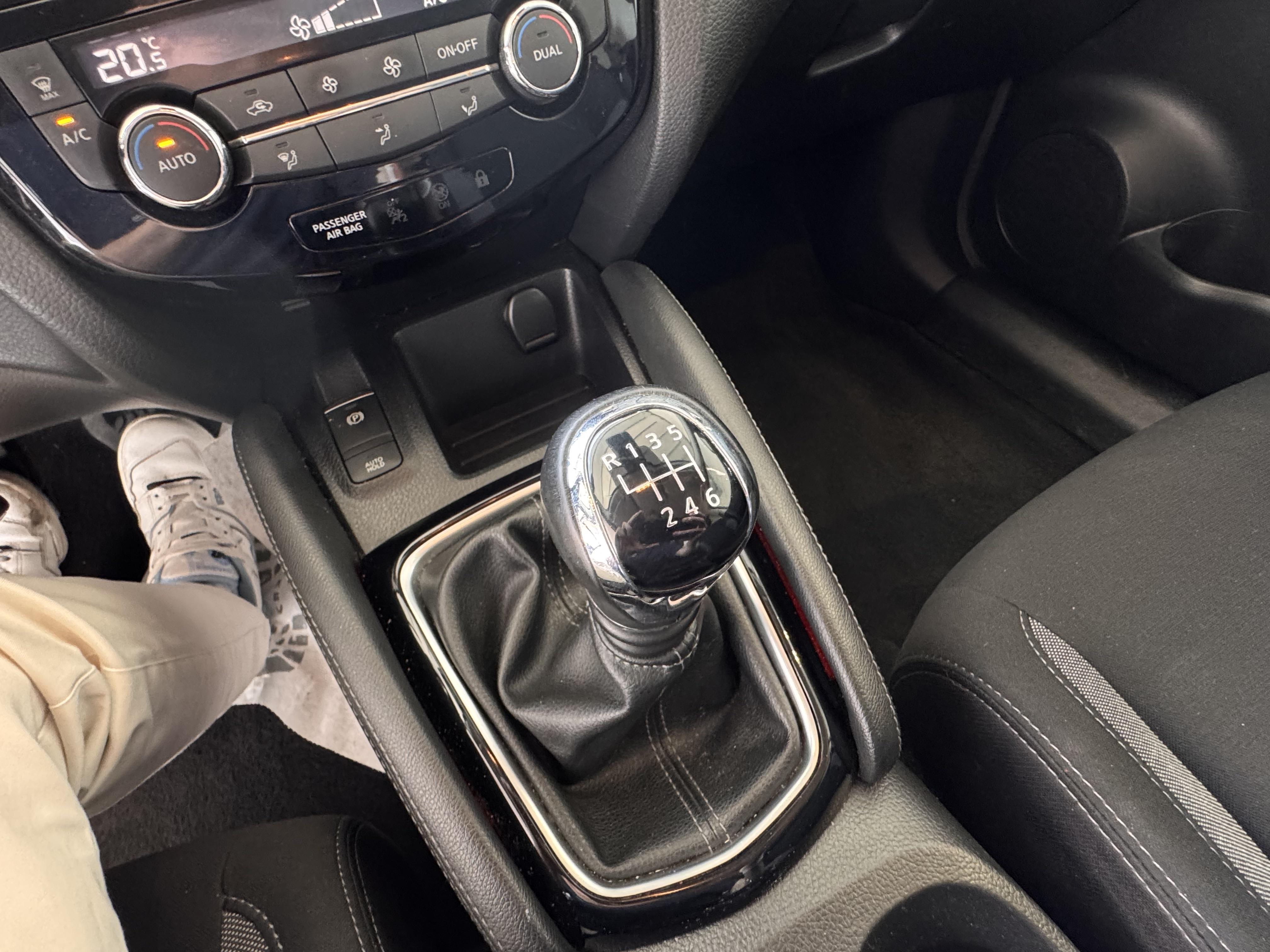 NISSAN Qashqai 1.6 dCi 130 N-Connecta - Véhicule Occasion - Océane Auto NISSAN Qashqai 1.6 dCi 130 N-Connecta - Véhicule Occasion Océane Auto